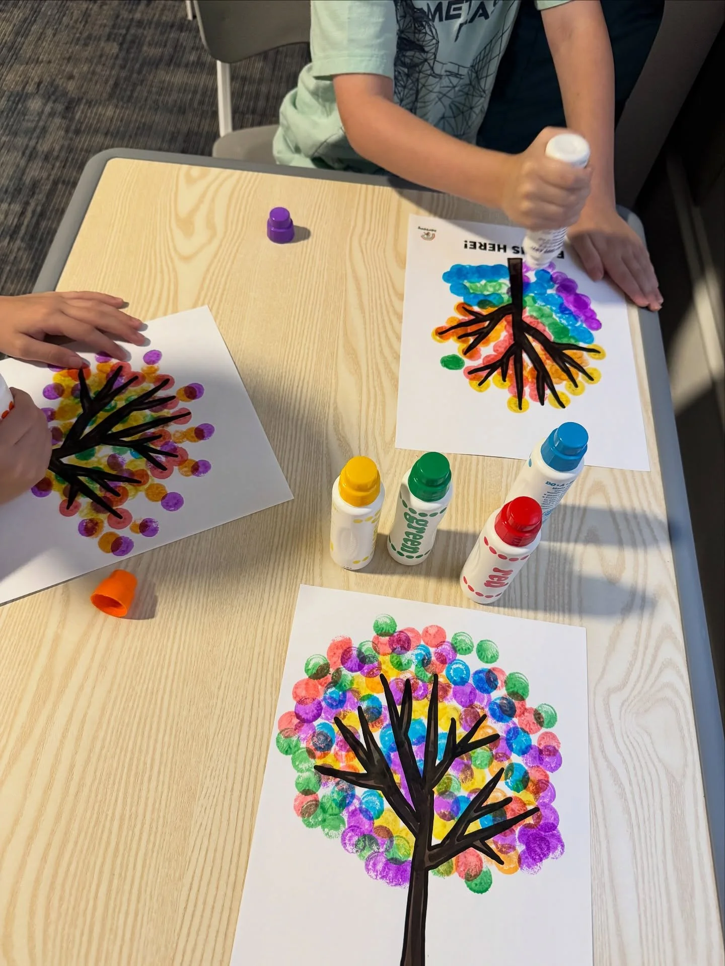 We made some beautiful rainbow fall trees in social skills group this week !