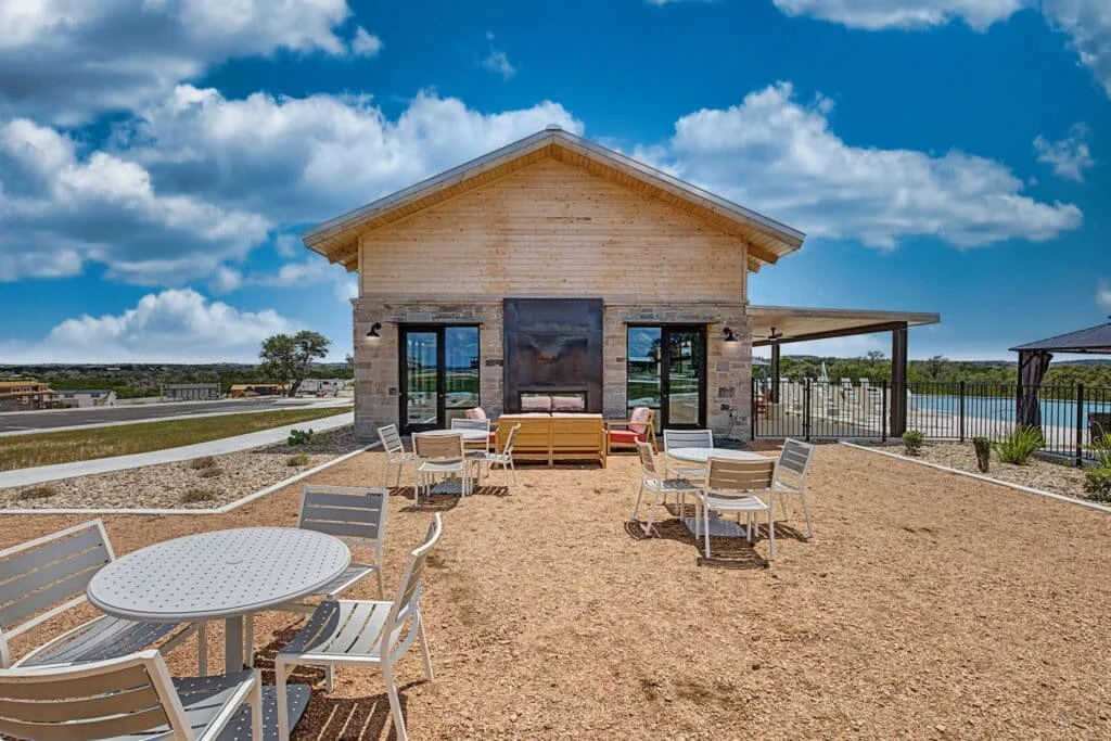 CLUBHOUSE-1024x683.jpg