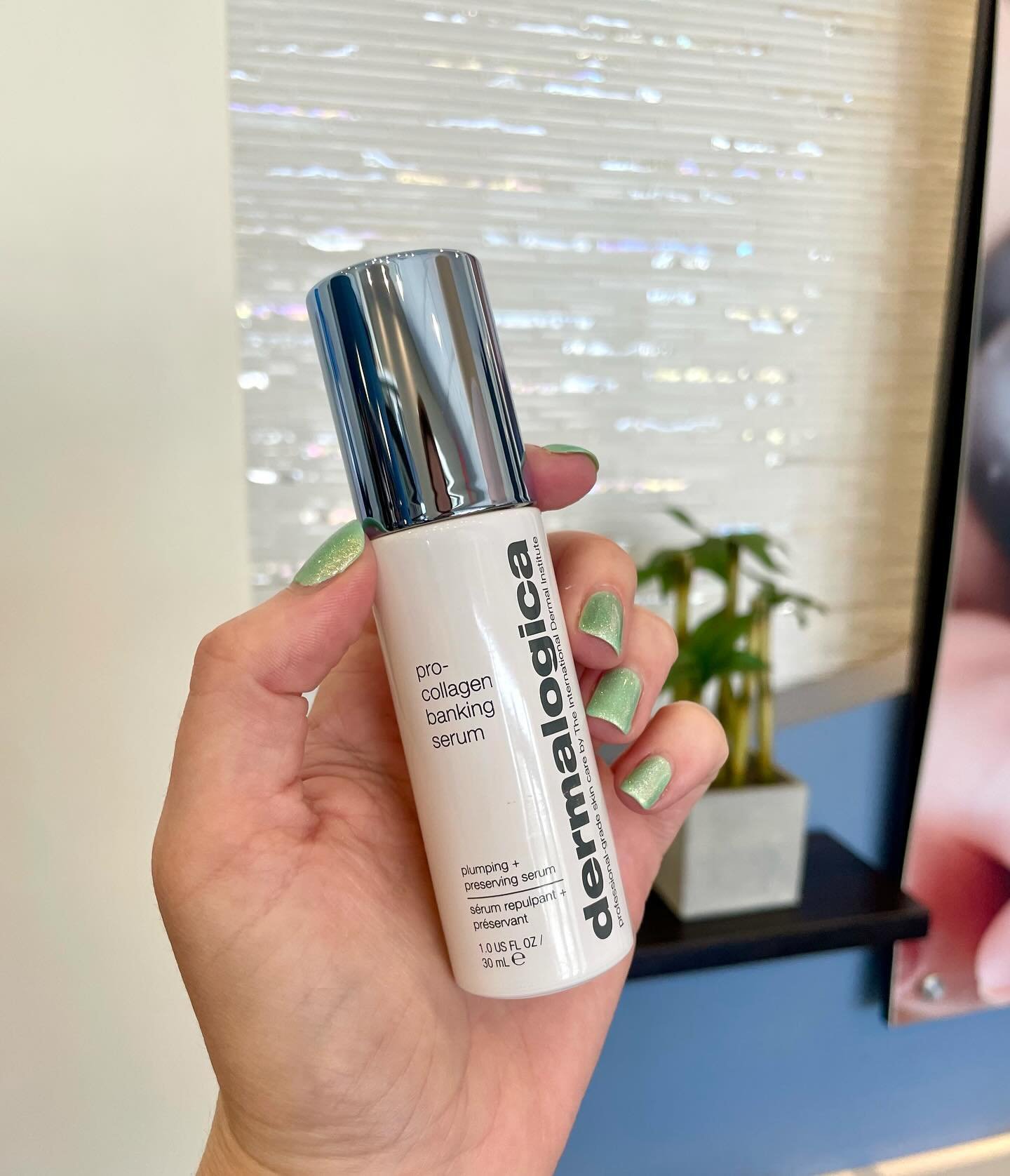 It&rsquo;s hot as HECK outside, so I wanted to share a product worth mentioning!

The @dermalogica Pro Banking Collagen serum✨

As we approach our 30&rsquo;s, our collagen and elasticity production begins to decline a little bit each year on&hellip;a