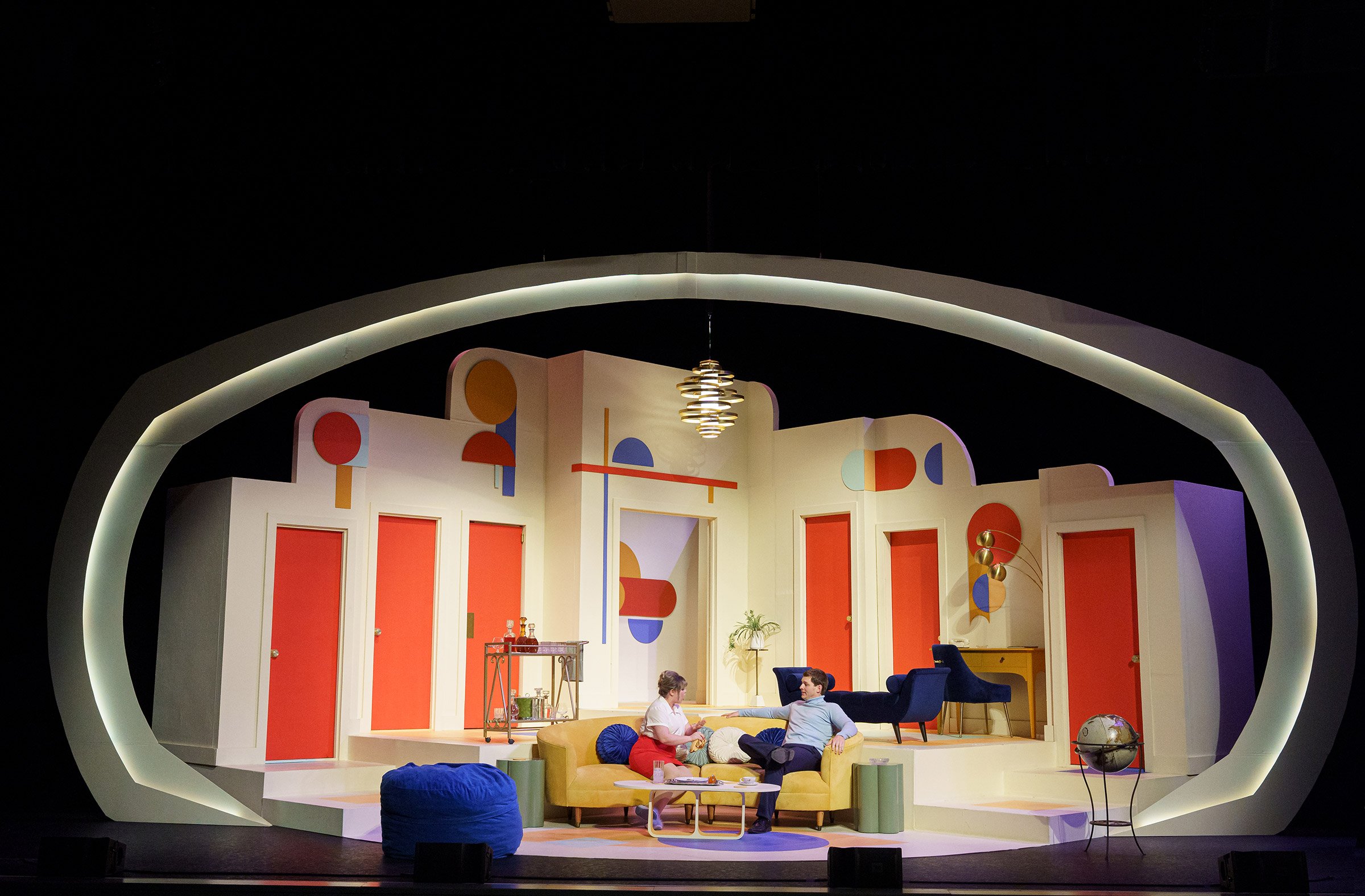 Boeing-Boeing set design