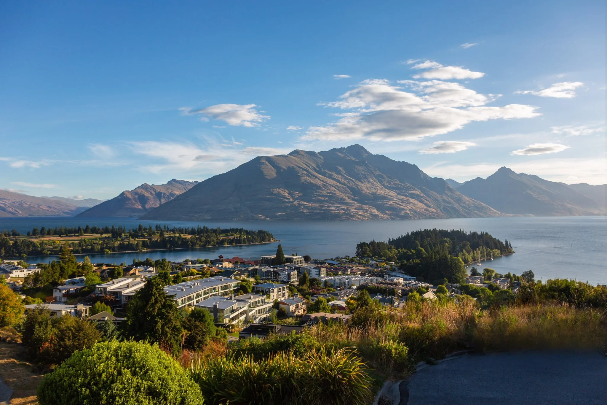 Panoramic view of Queenstown from Galway Court