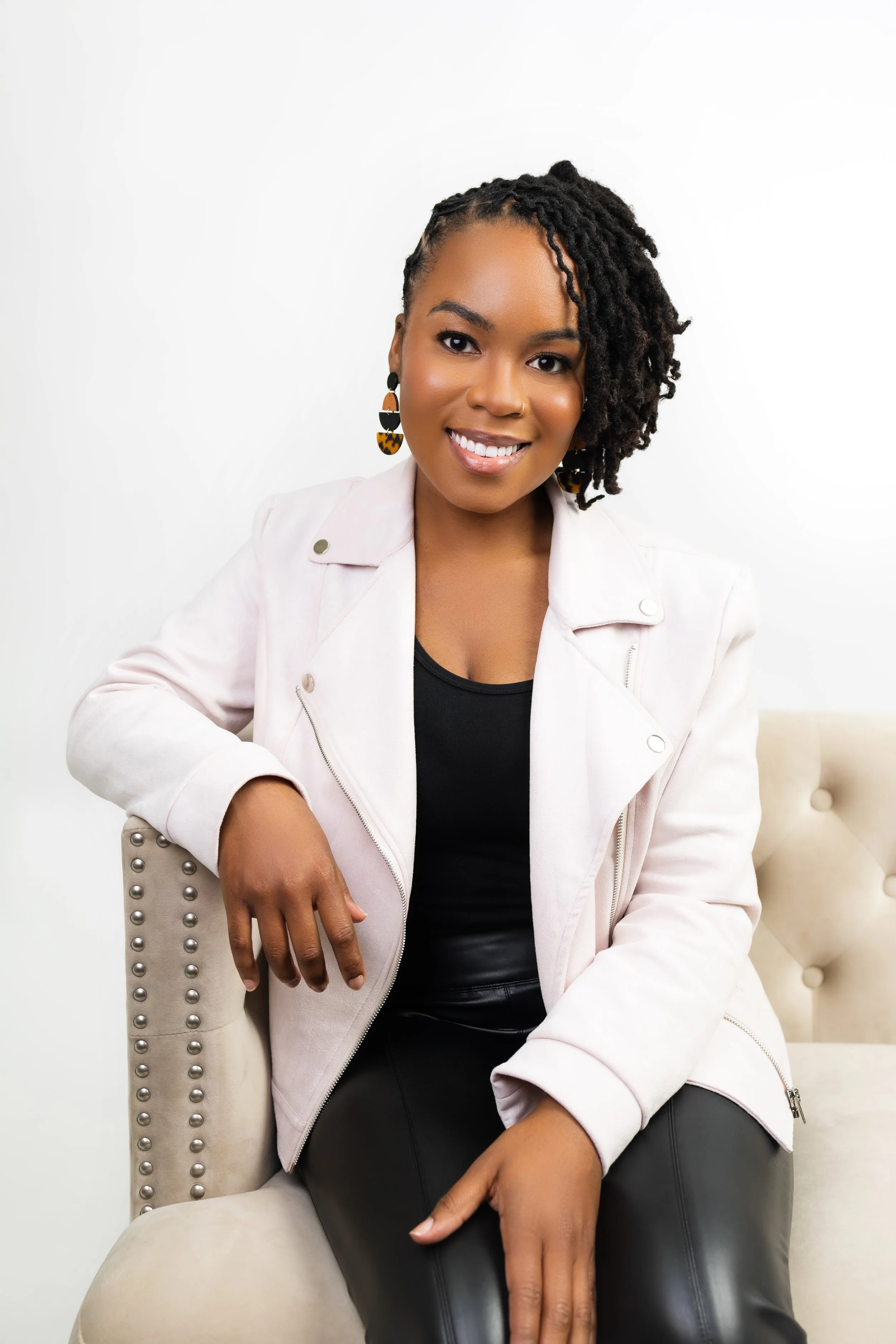 Owner of Cherish Beauty Aesthetics, Dinah Bar-Jona. A registered nurse and licensed esthetician, passionate about skincare. Discover expert facials in Waco.