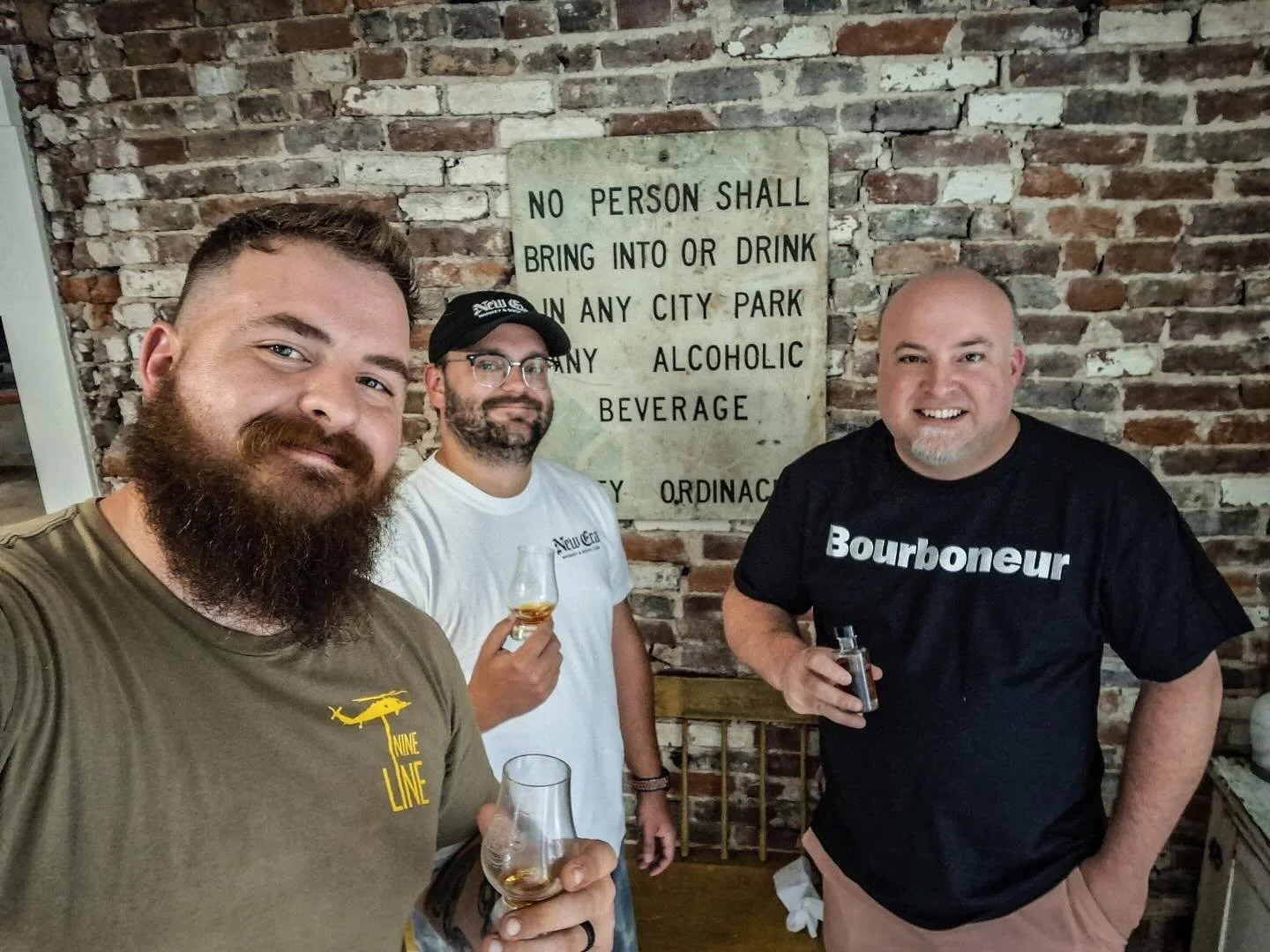 Had a blast tasting through barrels with @thebourboneur + @brbnfndr yesterday 💪🏻 I think they landed on a pretty good choice 😉😎

&bull;&bull;&bull;

#newerawhiskey #spreadthenews #headlineworthywhiskey #kentuckybourbon #kystraightbourbon #kybourb