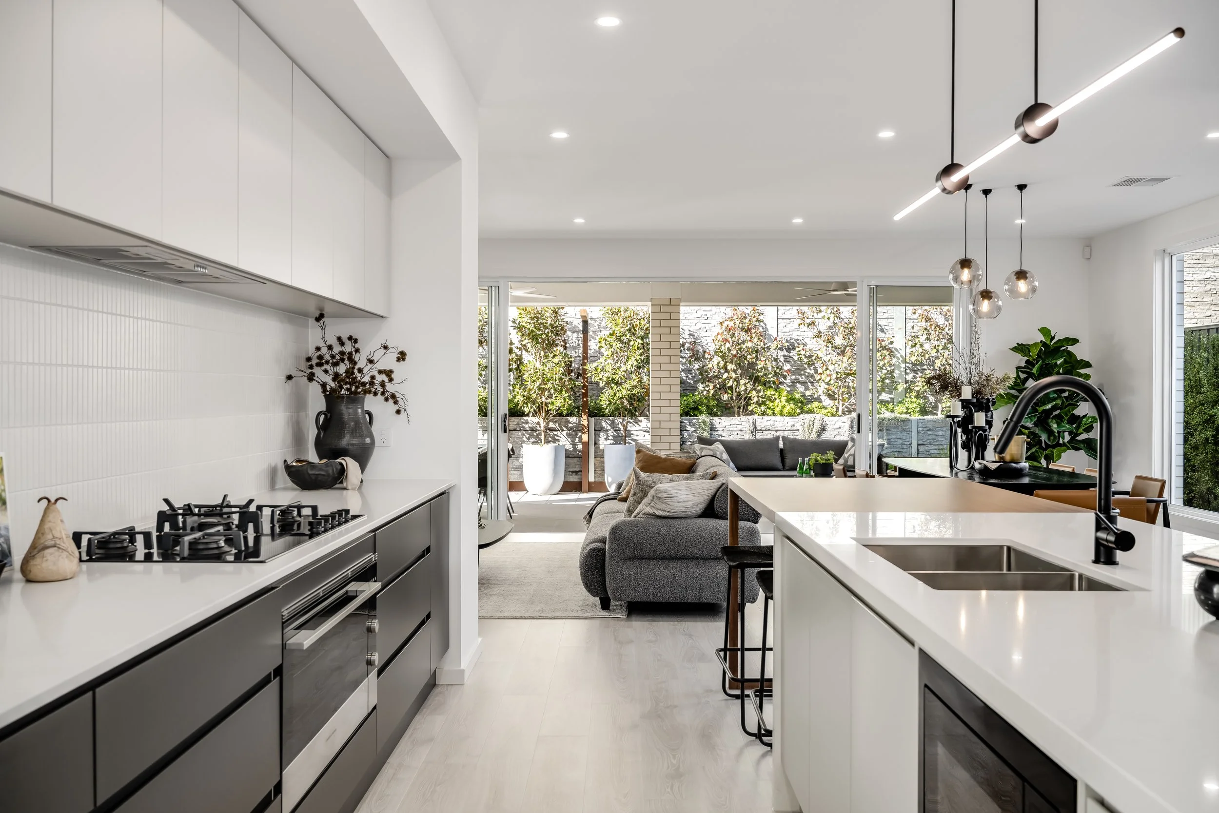 Weeks Homes - Mount Barker - House 02-16.jpg