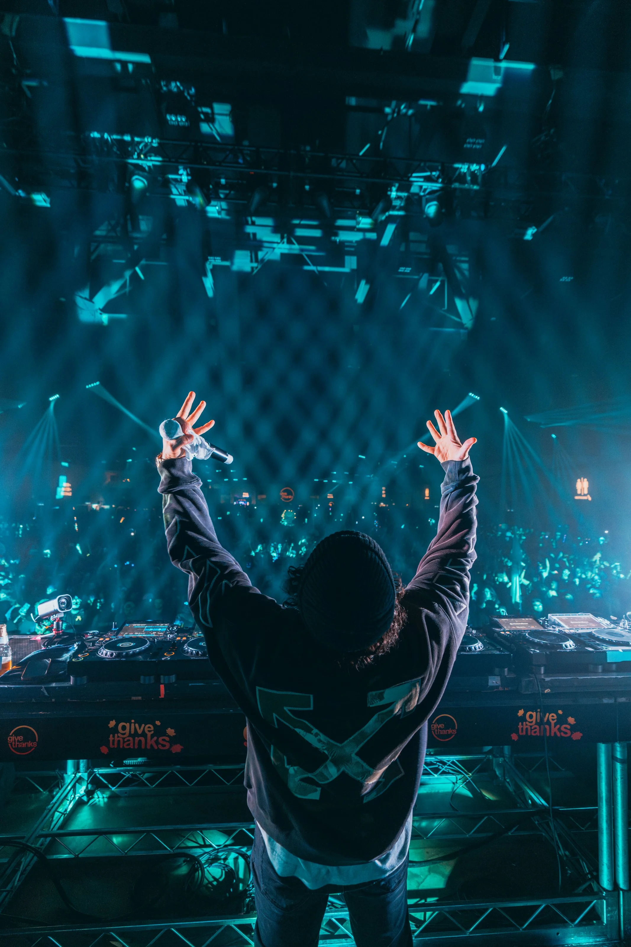 011_bear grillz_give thanks_112825-1.jpg