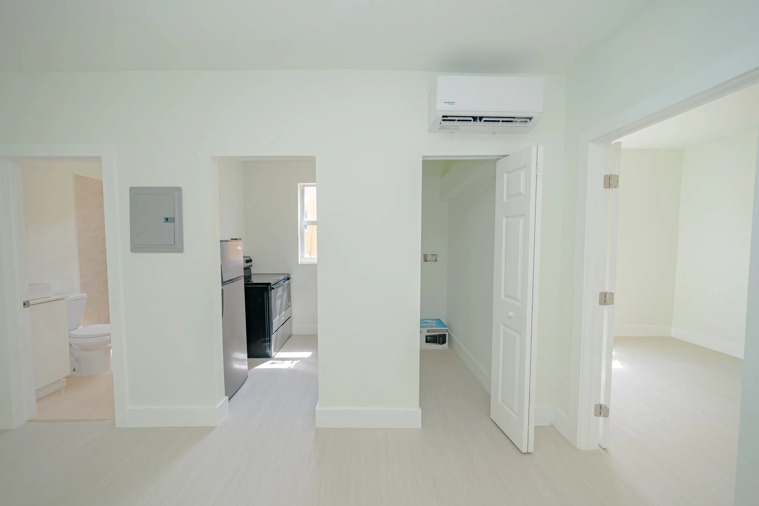 Interior_1051NW2St_Mia_51.jpg
