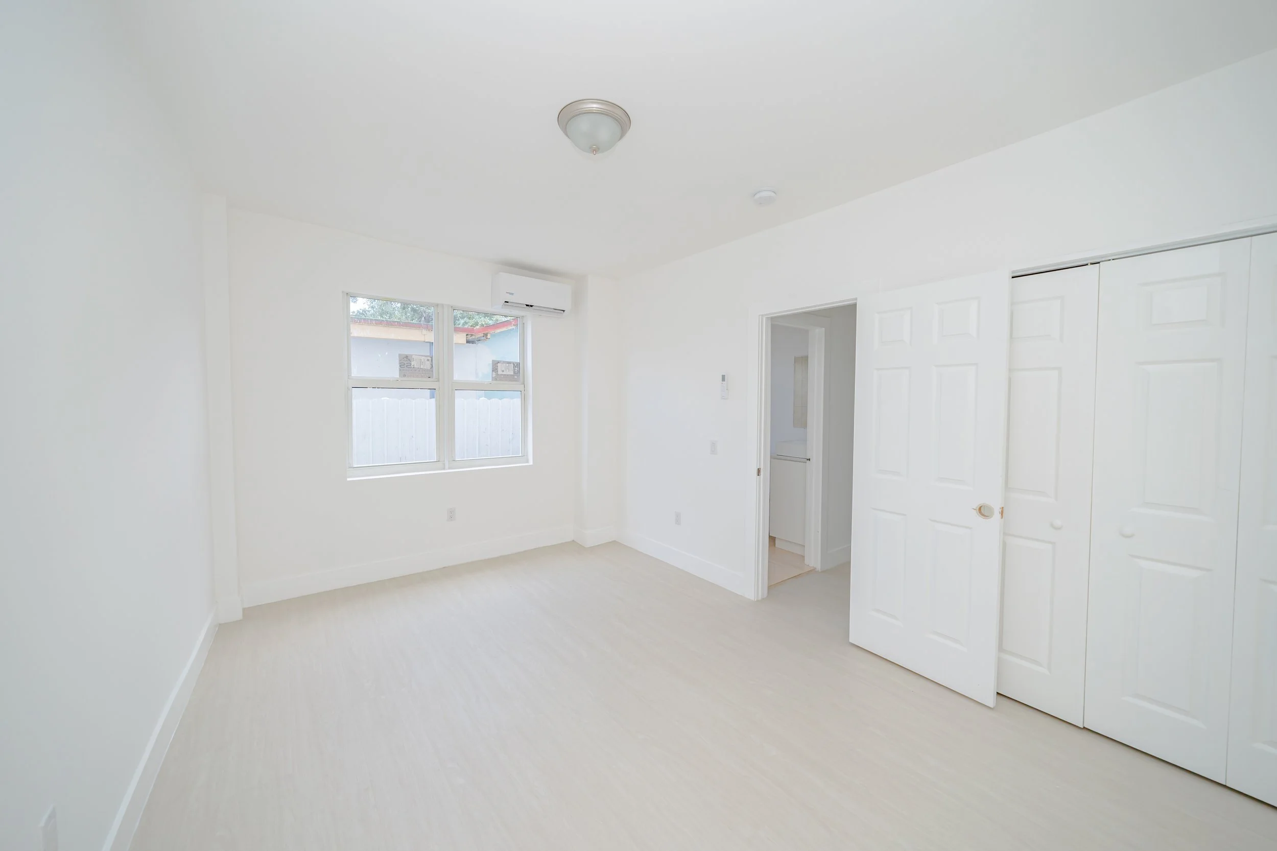 Interior_1051NW2St_Mia_25.jpg