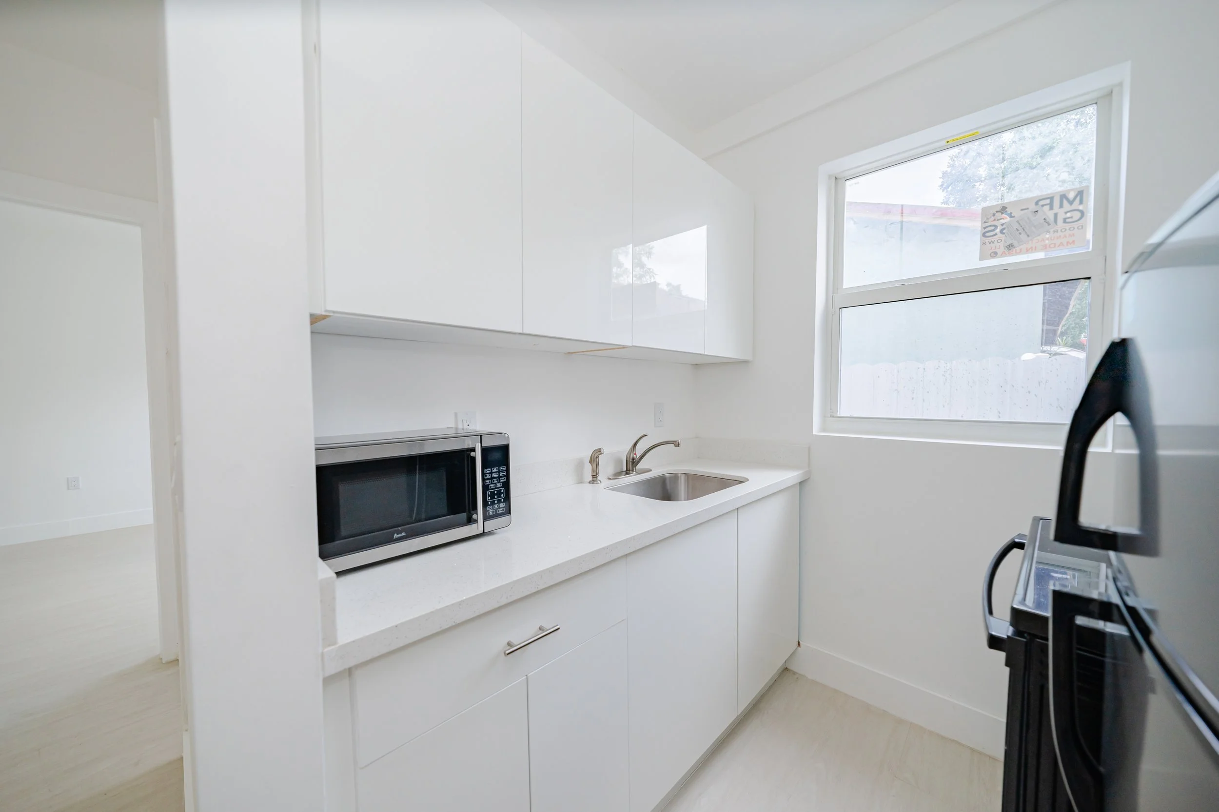 Interior_1051NW2St_Mia_17.jpg