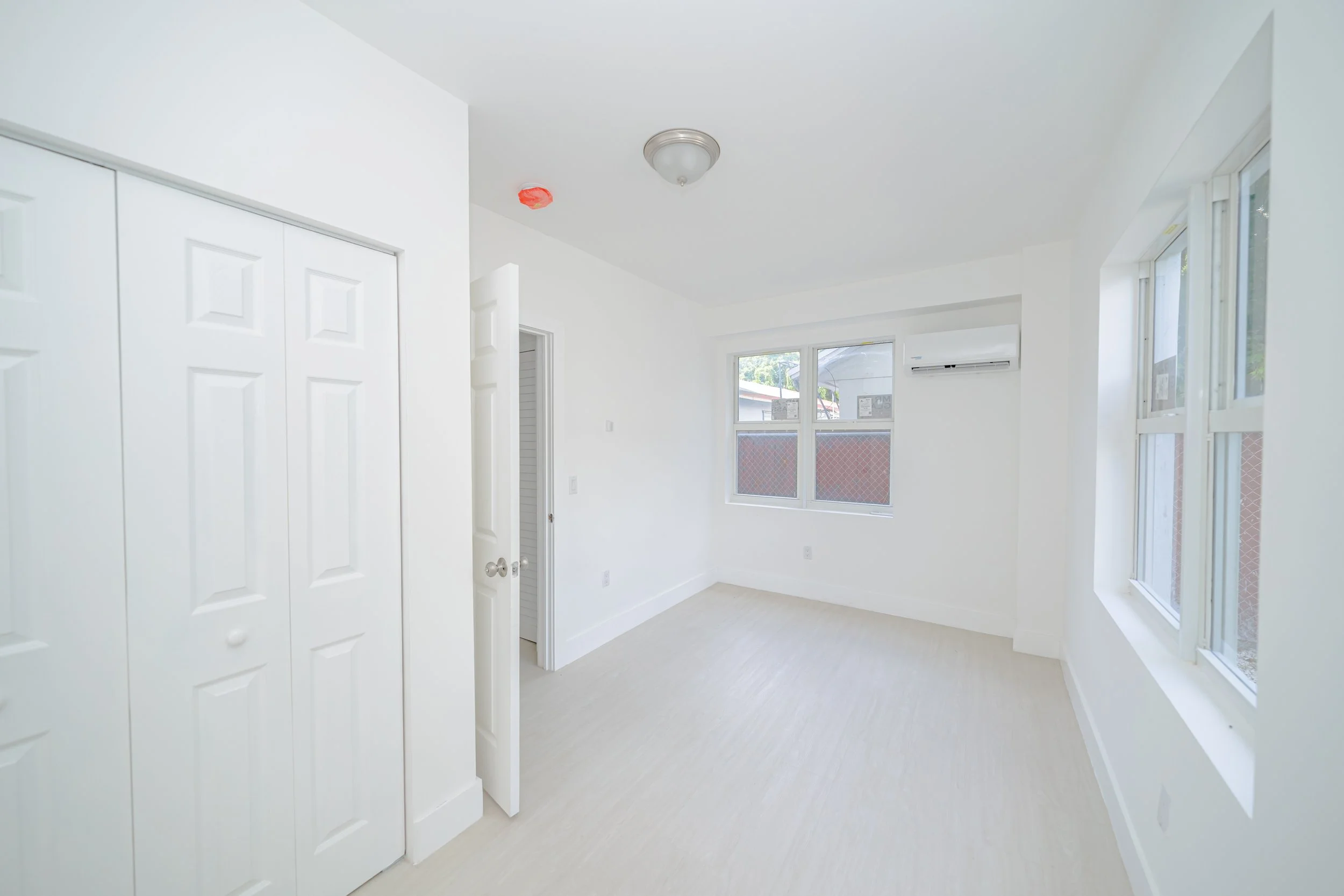 Interior_1051NW2St_Mia_31.jpg