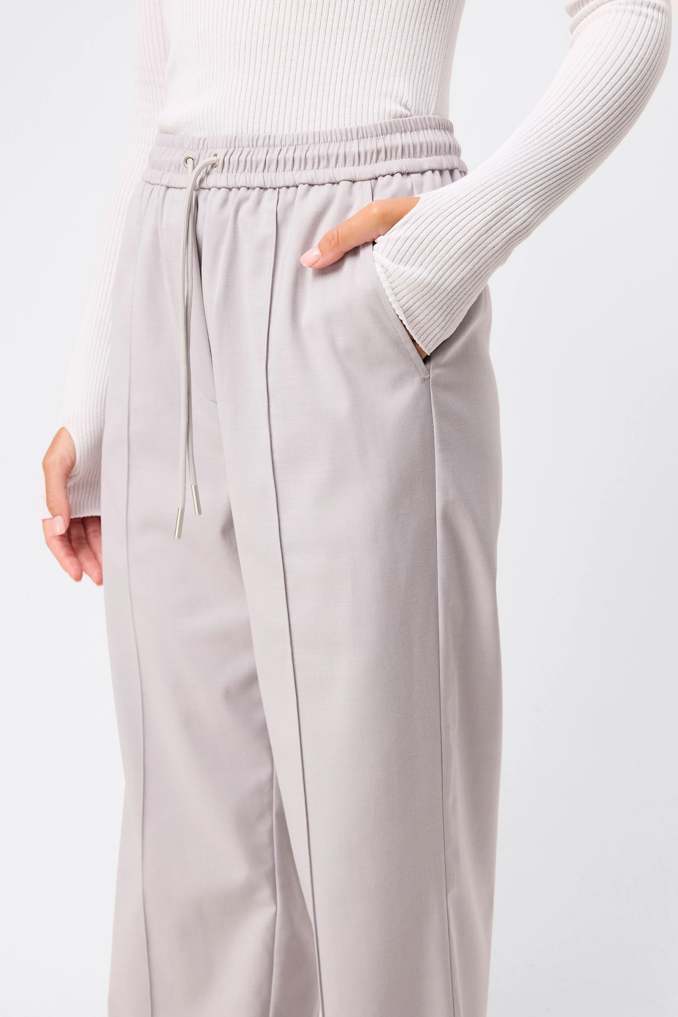 ByYourSidePant_Grey_Ecomm_SpringEssentials25_08.jpg