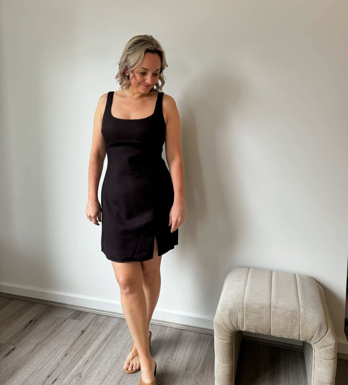A true day-to-night staple ✨ The Frida Dress by Elka Collective blends minimal elegance with an effortlessly flattering fit. Lightweight with a luxe handfeel, it features a scoop neckline, fitted silhouette, and a front split for that hint of movemen