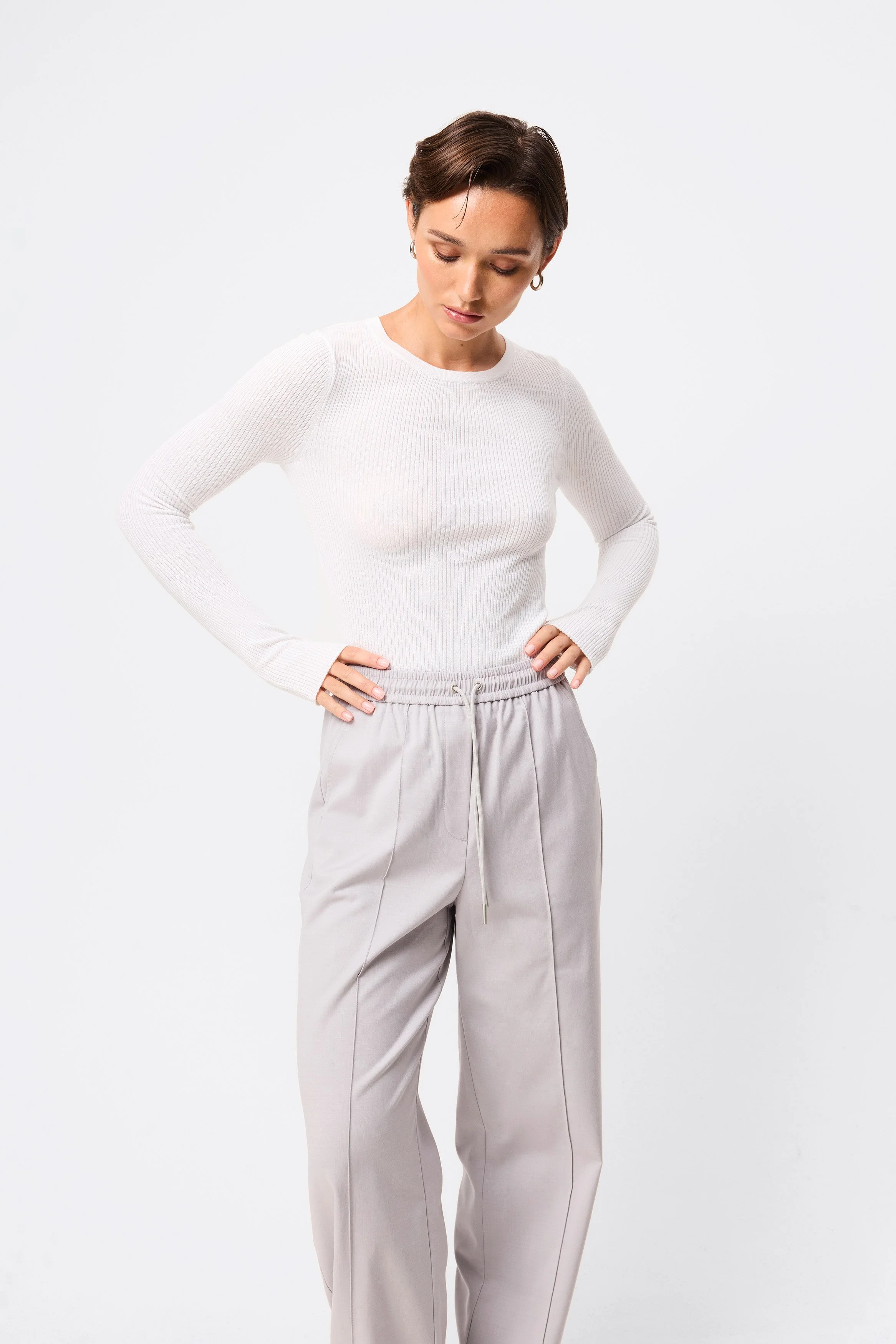 ByYourSidePant_Grey_Ecomm_SpringEssentials25_09.jpg