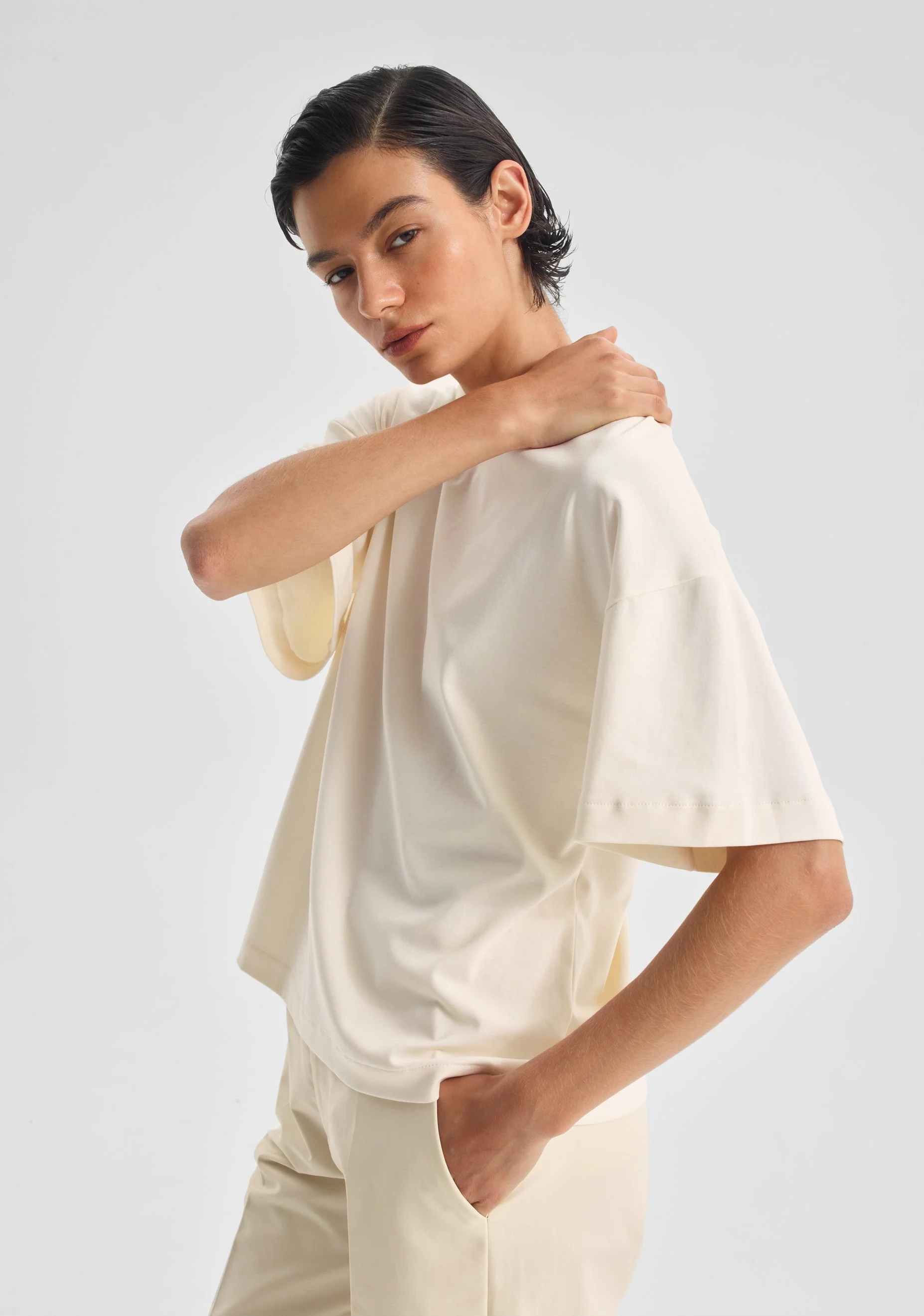 Morrison-SS25-Rory-Tee-Vanilla_5.jpg