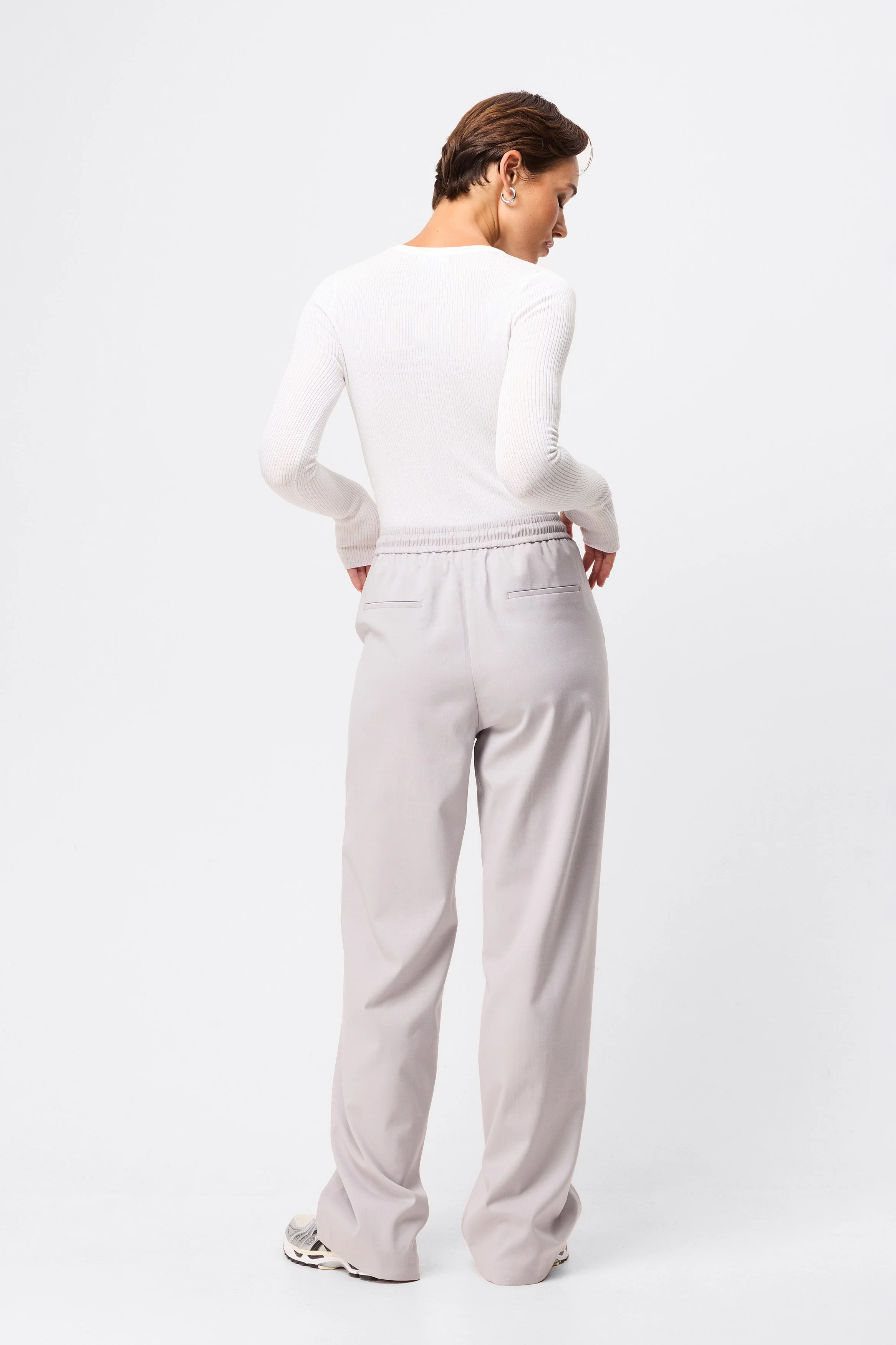 ByYourSidePant_Grey_Ecomm_SpringEssentials25_05.jpg