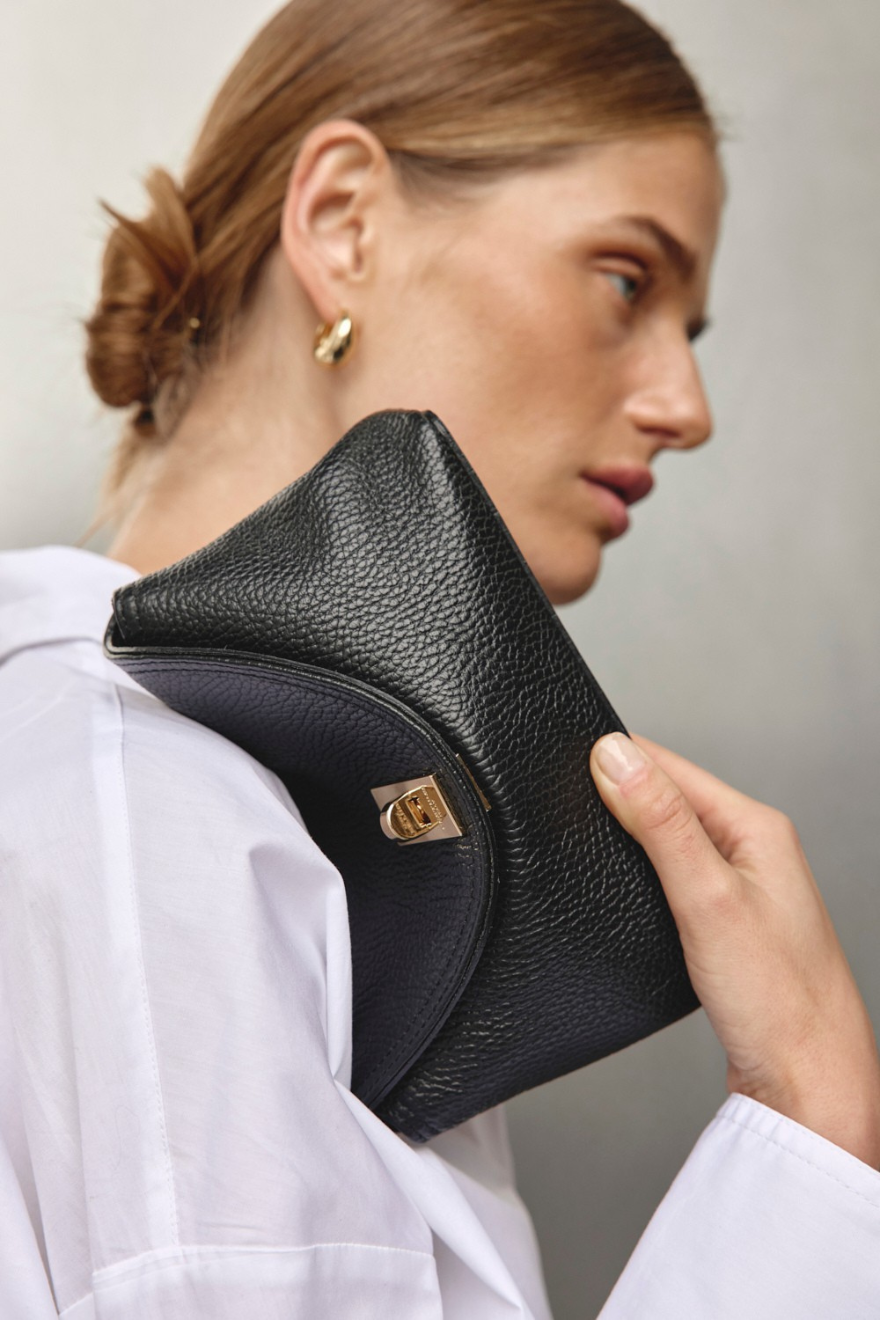 Sloane Mini Black.png