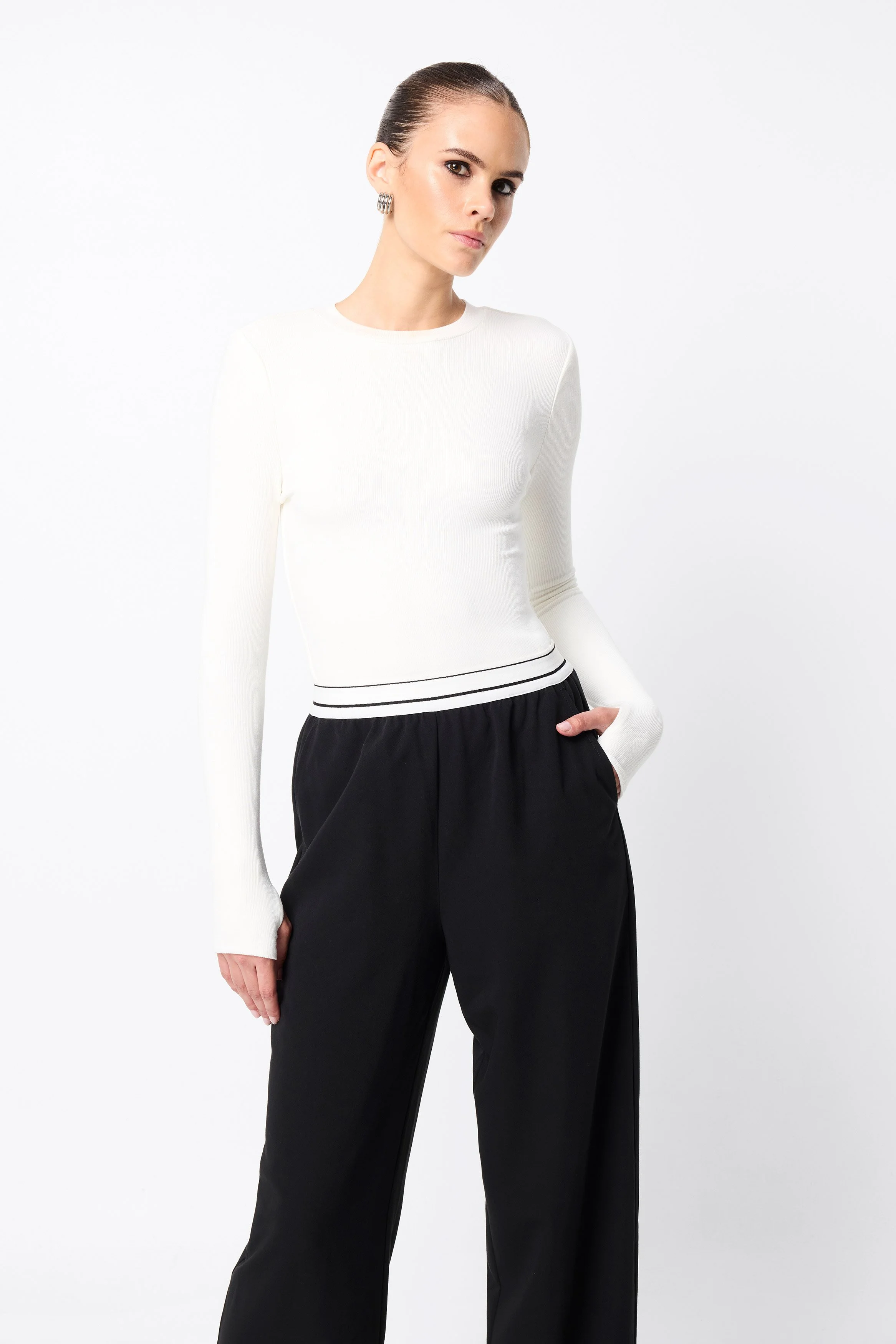 LevitatePant_Black_Ecomm_HighWinter25_08.jpg