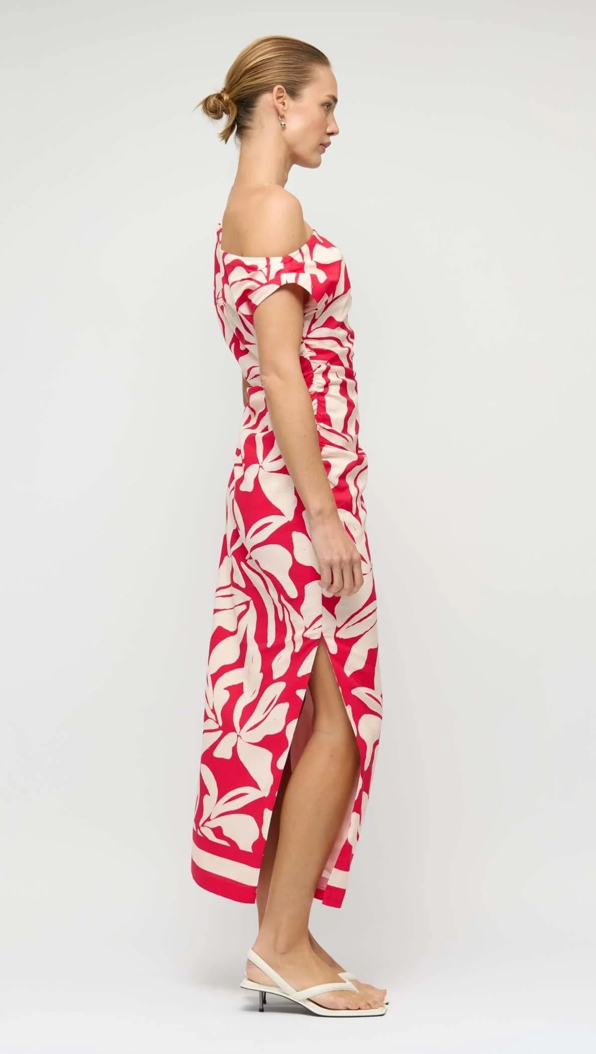 Serata-Cotton-Blend-Red-White-Floral-Asymmetrical-Midi-Dress_4_5000x.jpeg