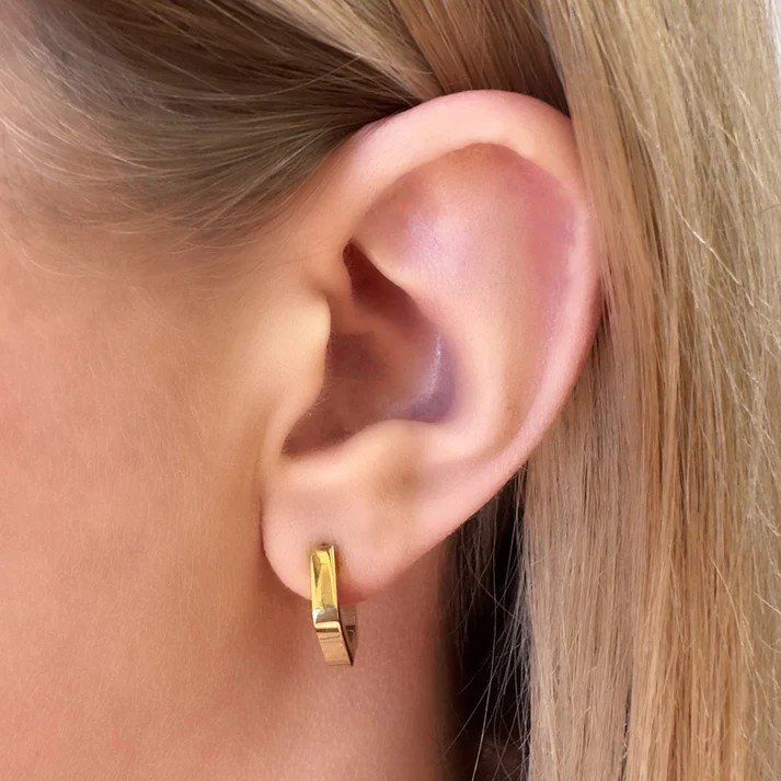 fast-break-hoop-earrings-earring-on-ear_2.jpeg