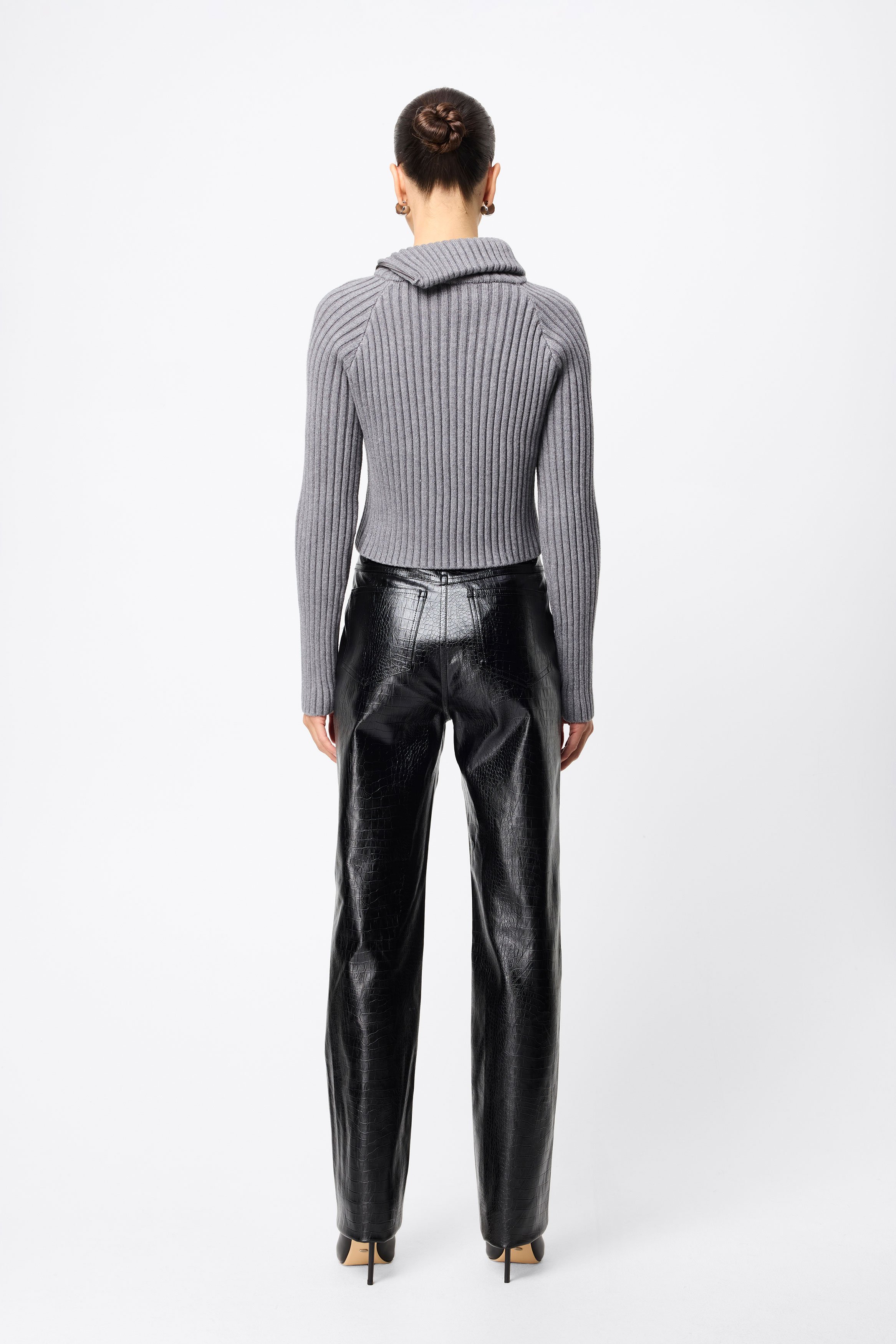 LineageKnitJumper_Grey_Ecomm_Winter25_04.jpg