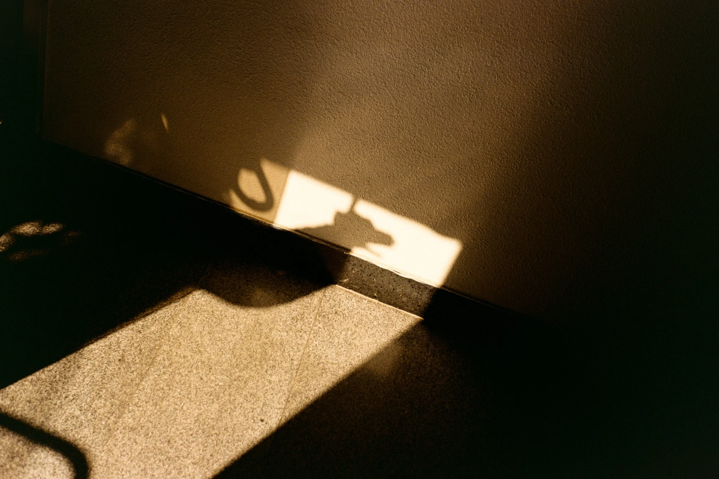 Mangwon-dong, Mapo-gu, Seoul, December 2025 | Leica M6 + 35mm summicron v4 + Kodak color Plus 200