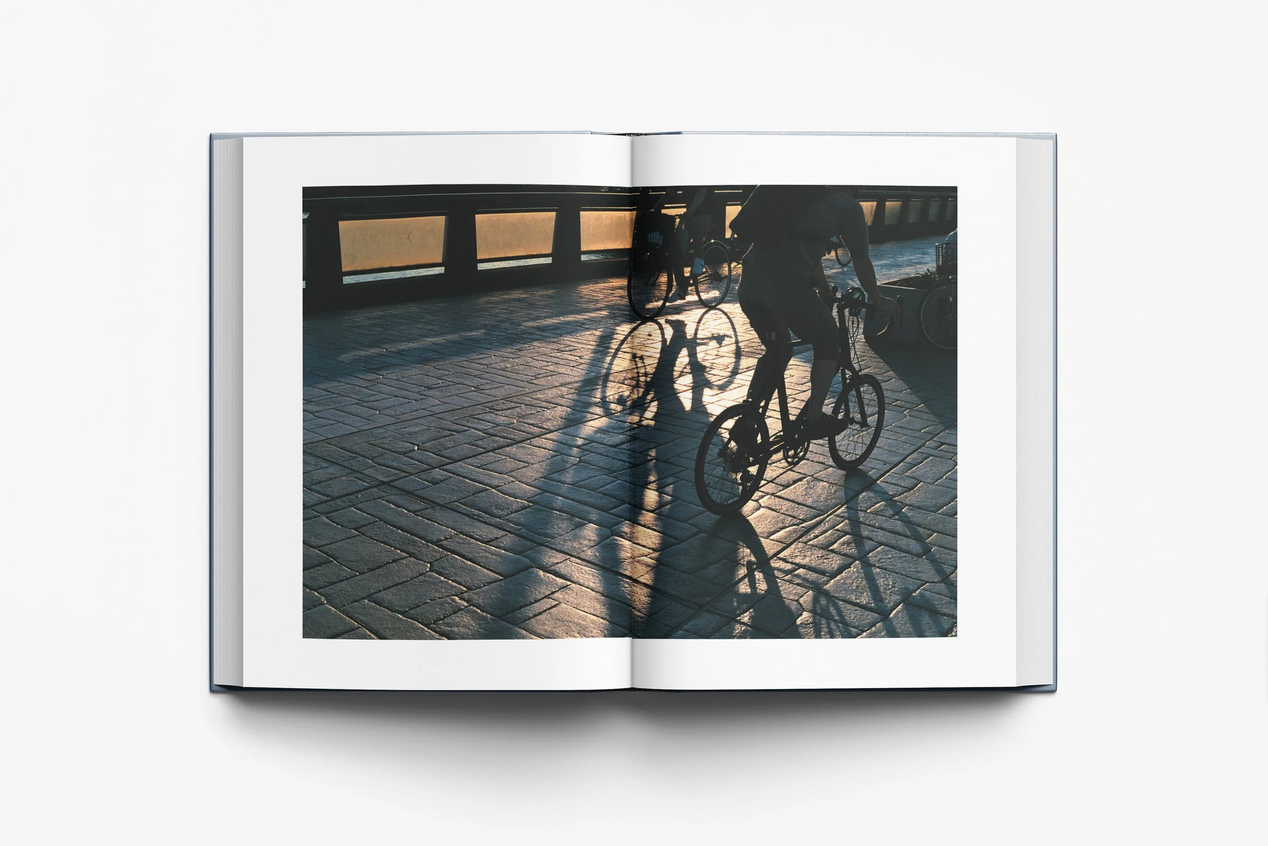 18.Inside-MockUP.jpg