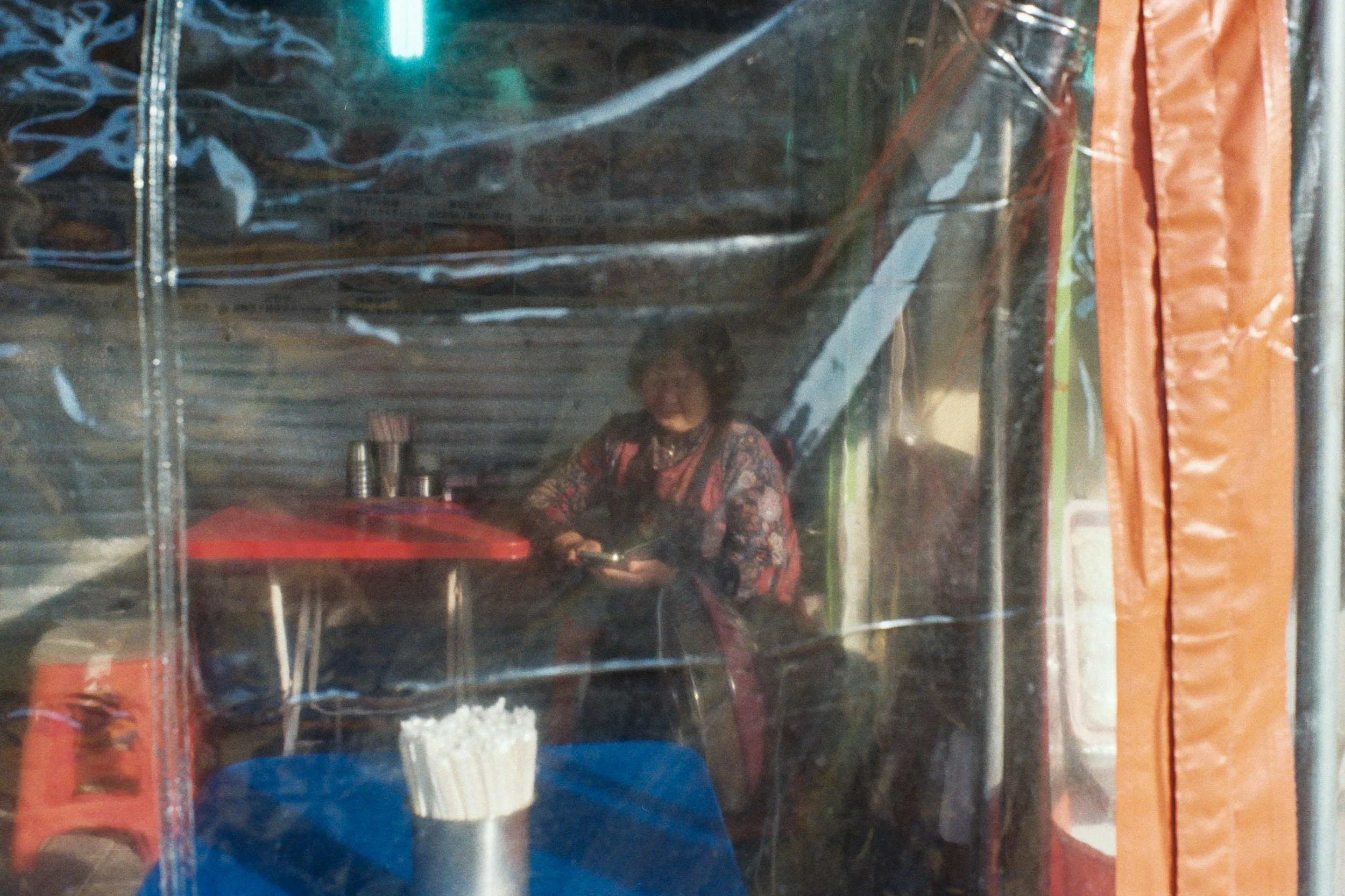 Seoul, October 2025 | Leica M6 + 35mm summicron v4 + Kodak gold 200