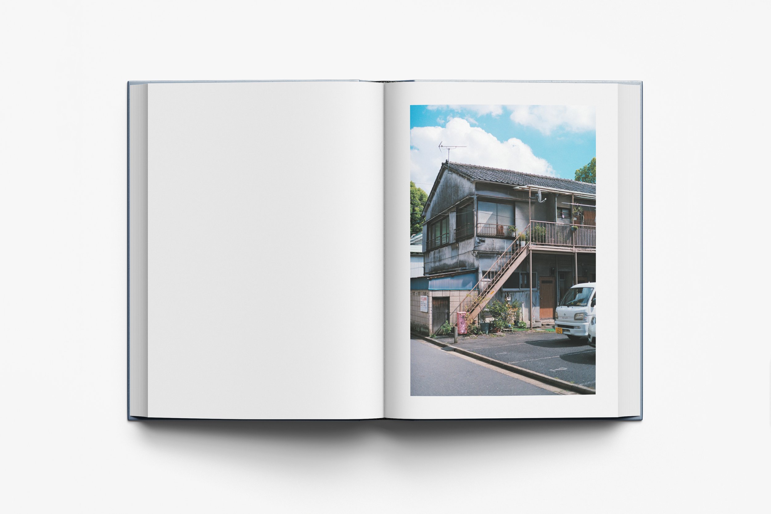 05.Inside-MockUP.jpg