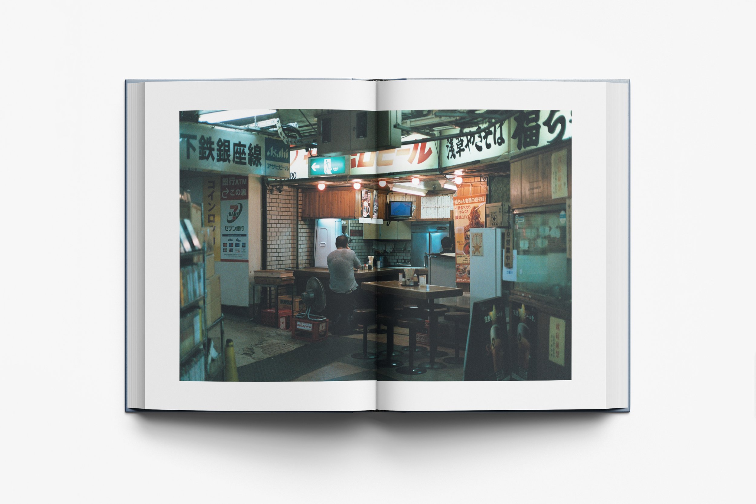 11.Inside-MockUP.jpg