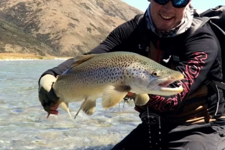 Part 3 - Possibly the best day fishing from our recent trip. With beautiful big browns, dry fly takes and more amazing scenery. 20km on the feet and good times thanks @reelhighflyfishing! It was indeed a dope ass day! 

@mcleannet 
@backcountryskinz 