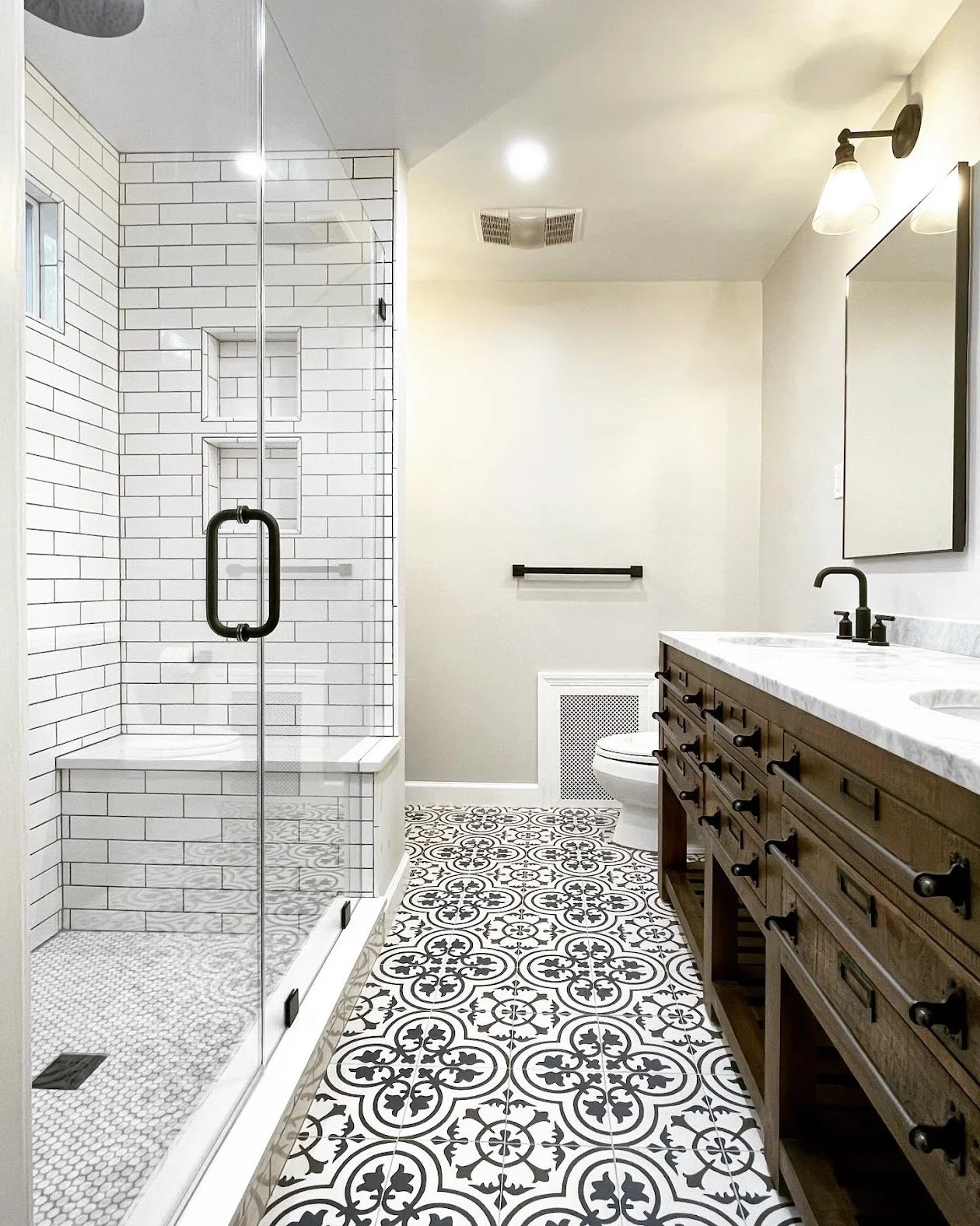 Bathroom by Hanh Interiors 12b.jpg