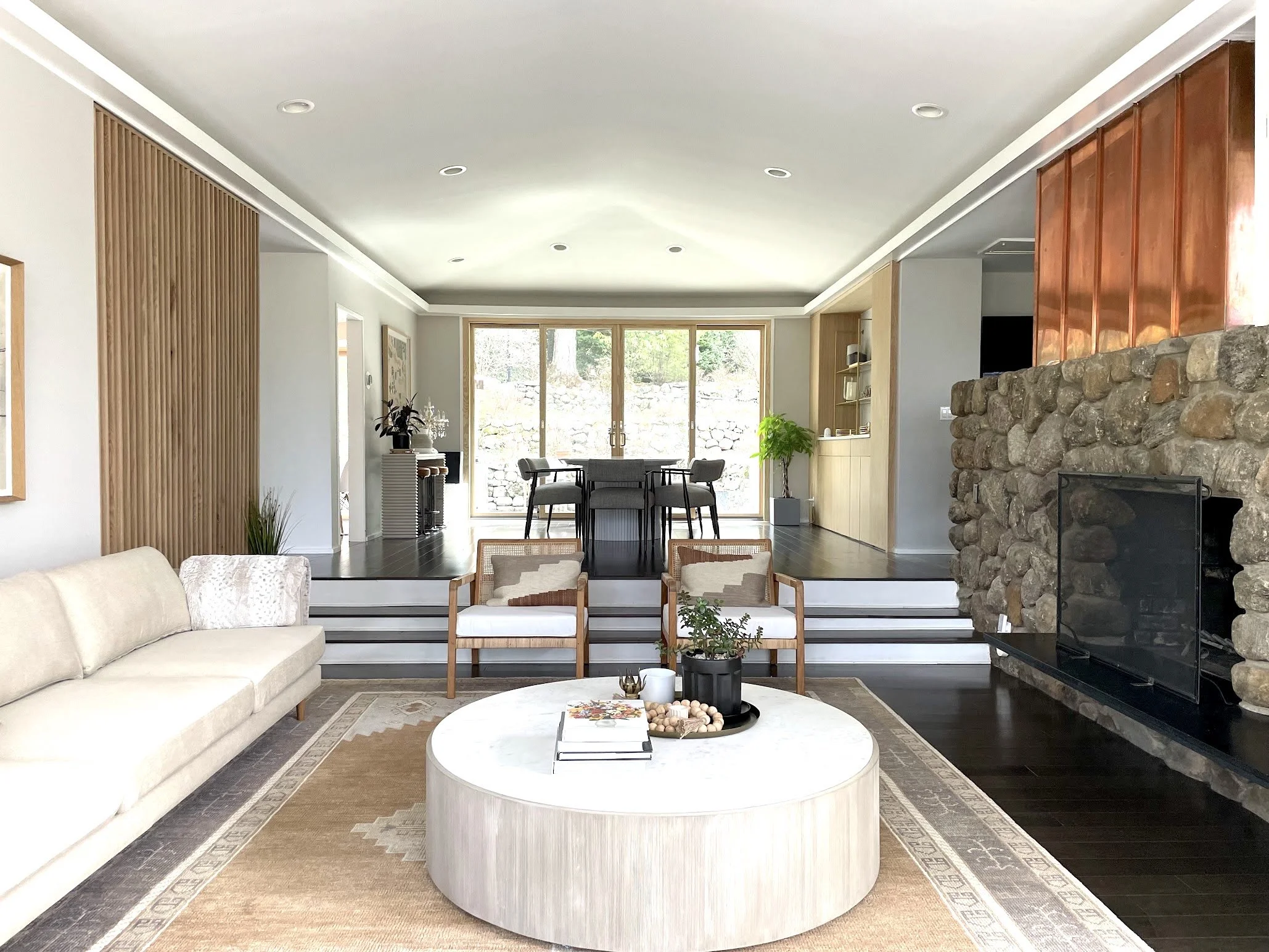 Living Room by Hanh Interiors-3.jpg