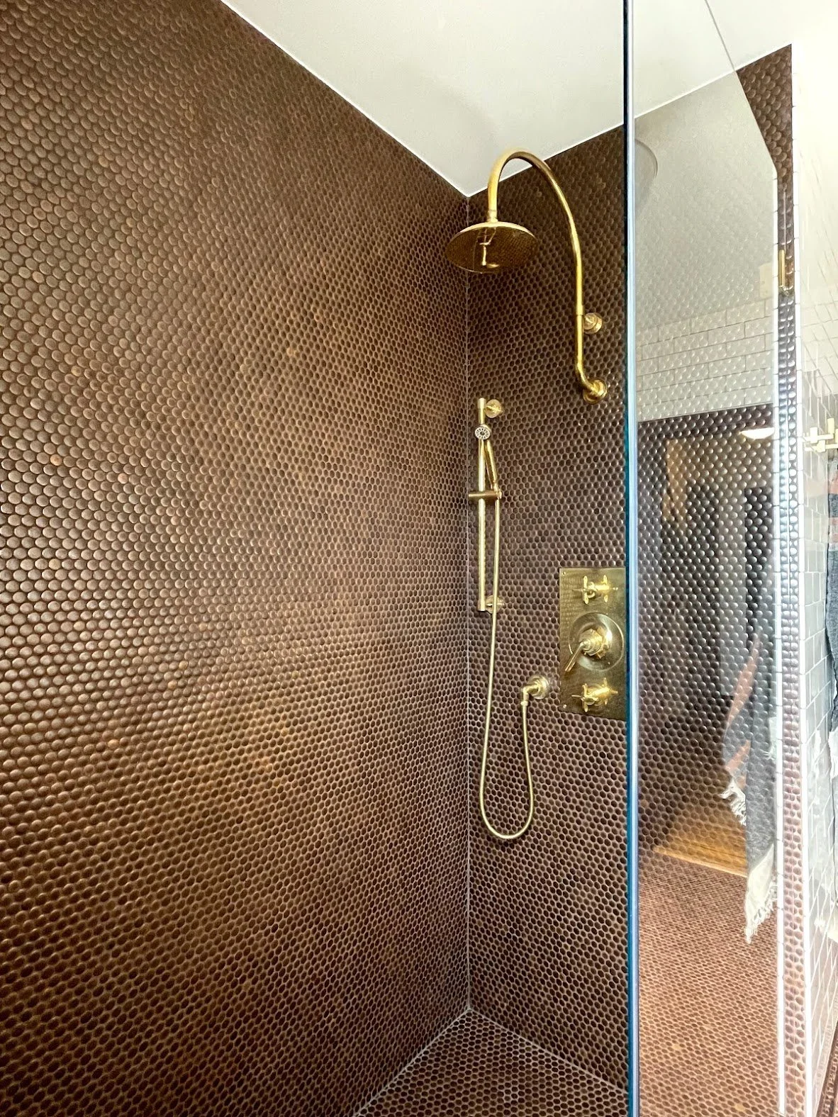 Bathroom by Hanh Interiors 9b.jpg