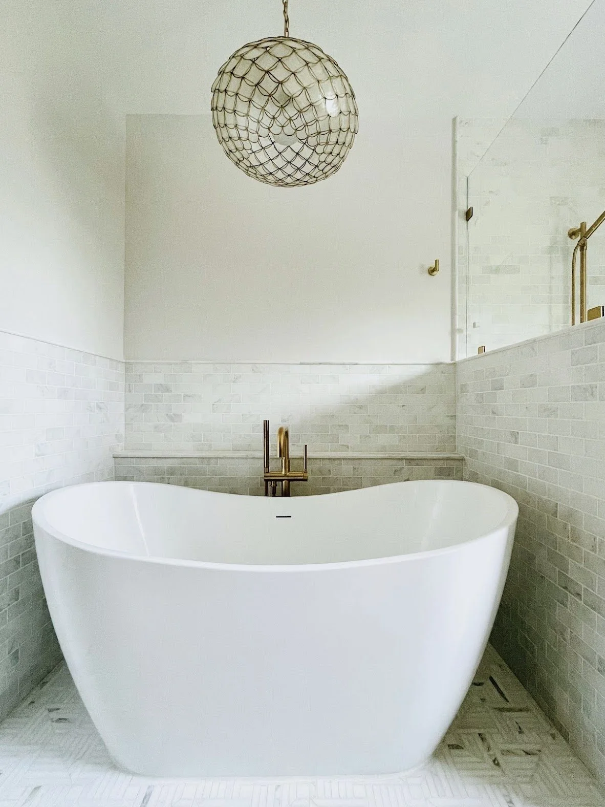 Bathroom interior by Hanh Interiors-1.jpg