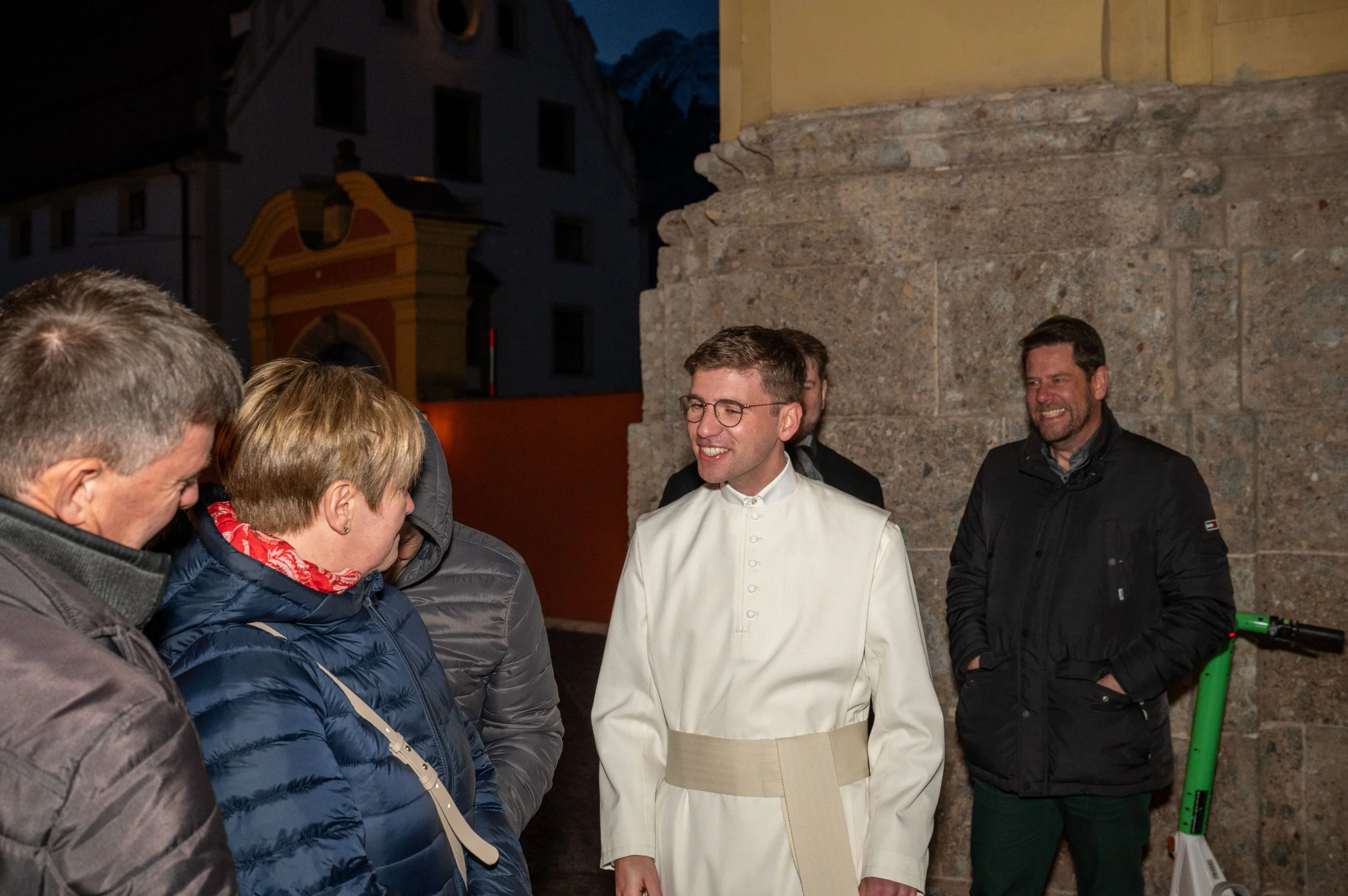 einkleidung-frater-severin-julian-prast-opraem-2024-11-24-c-stift-wilten-sigl-27.jpg