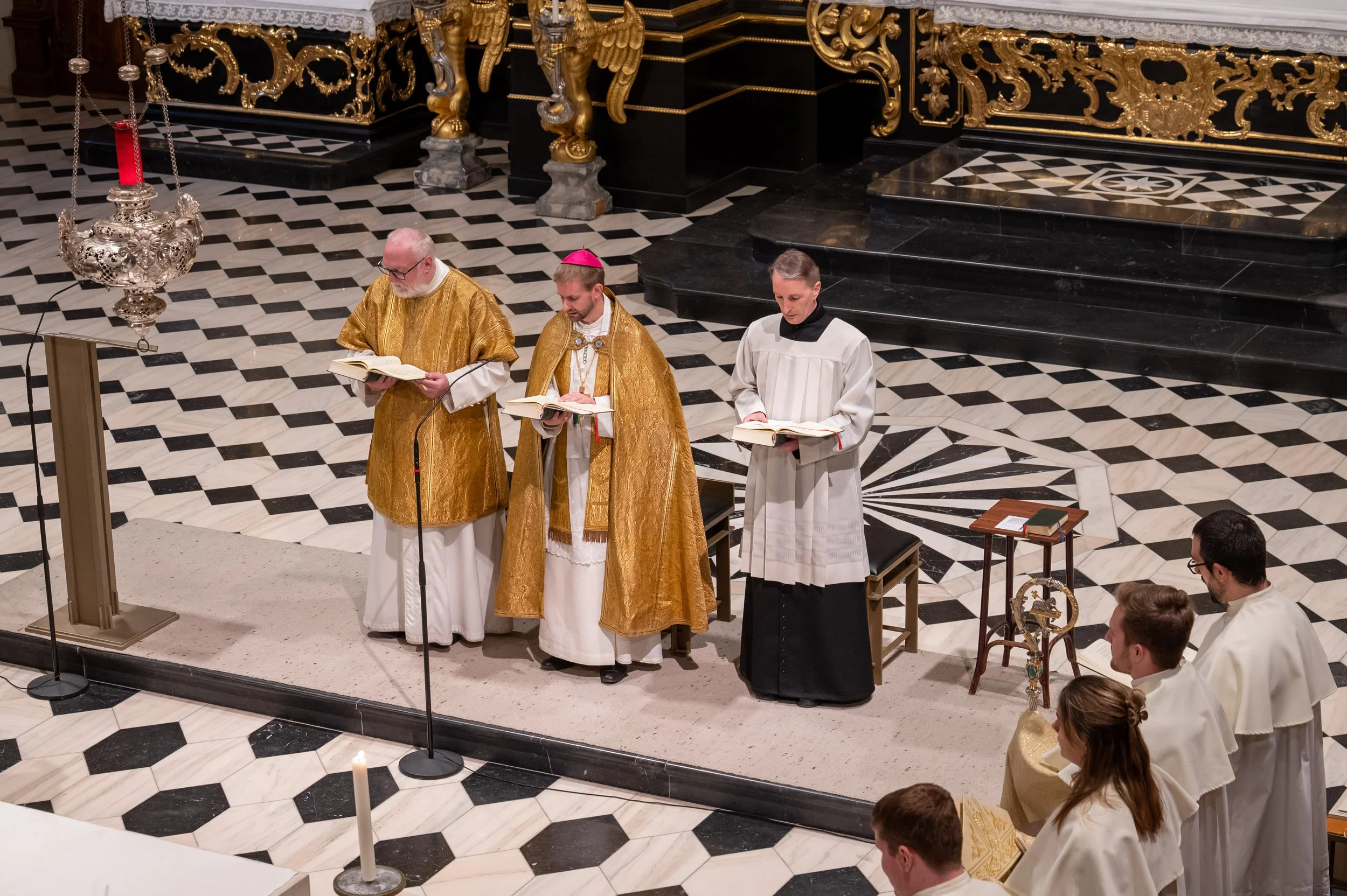 einkleidung-frater-severin-julian-prast-opraem-2024-11-24-c-stift-wilten-sigl-106.jpg