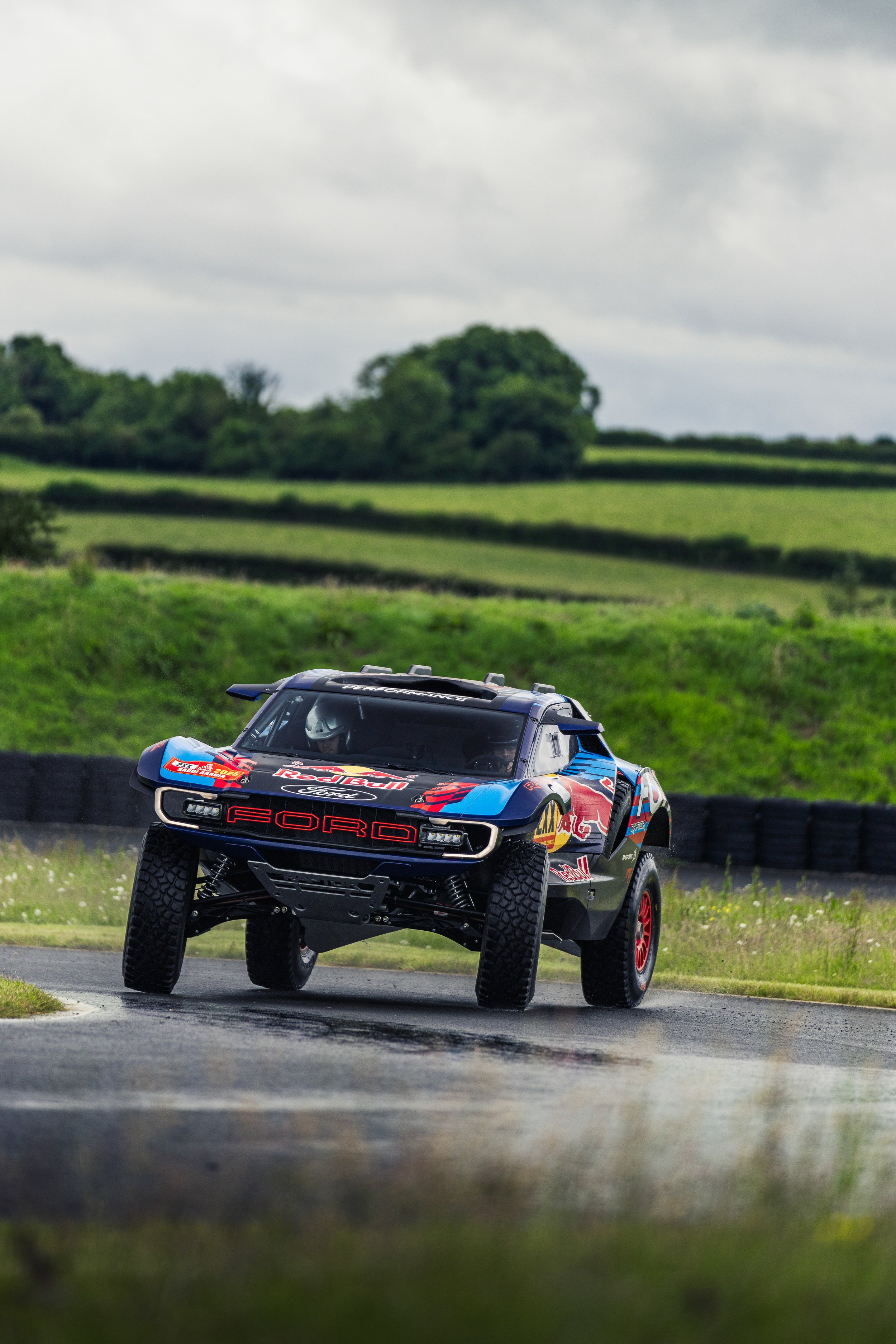 Ford T1+ Dakar-16.JPG