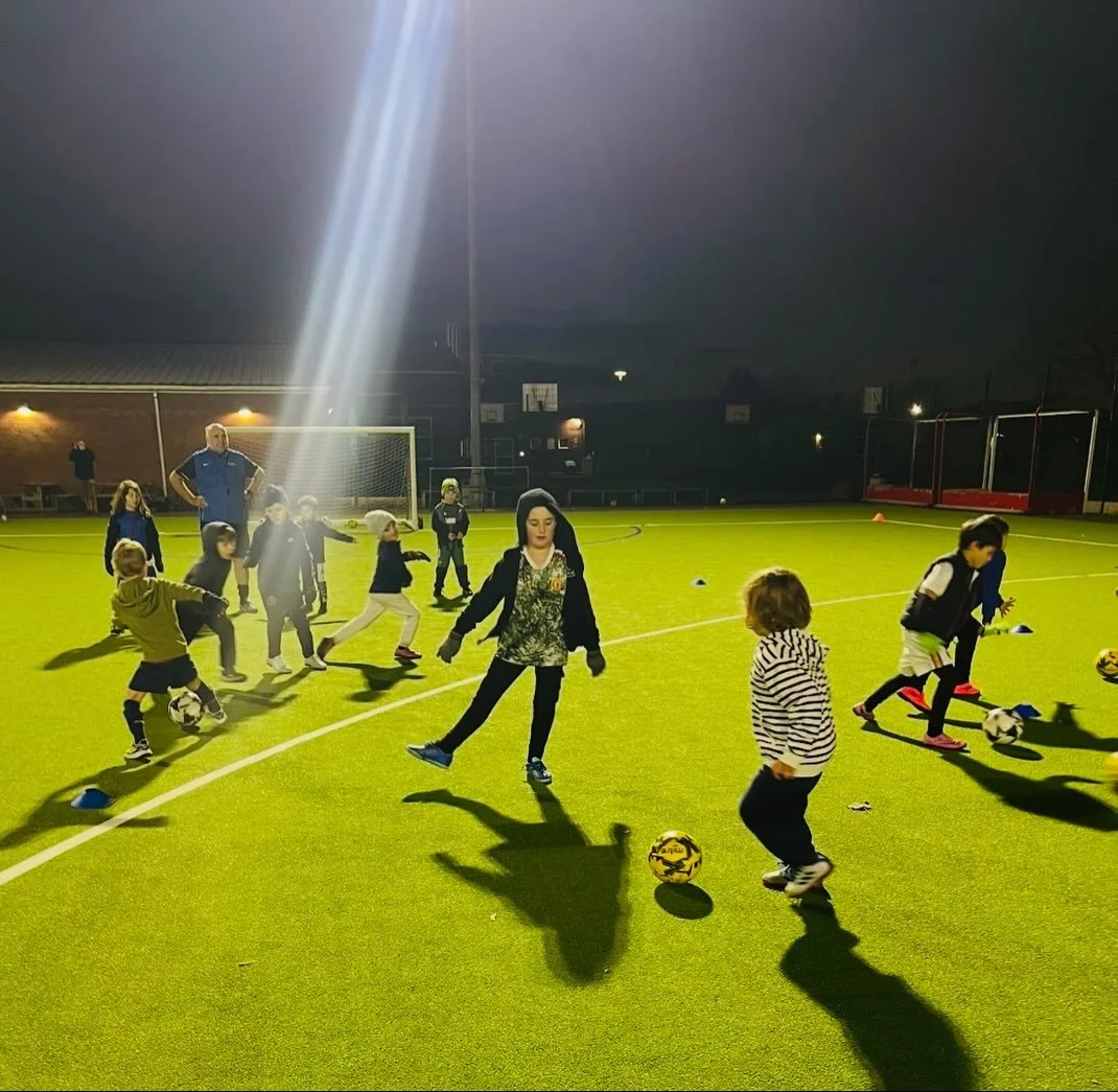 Our Strikers having fun playing &lsquo;Waddling Penguins&rsquo; at this evening&rsquo;s session 🐧🥶
Top Waddling guys👏🏼

Strikers runs every Thursday evening for boys and girls aged 4 or in Reception, Year 1,2 &amp; 3

You can register below 👇 

