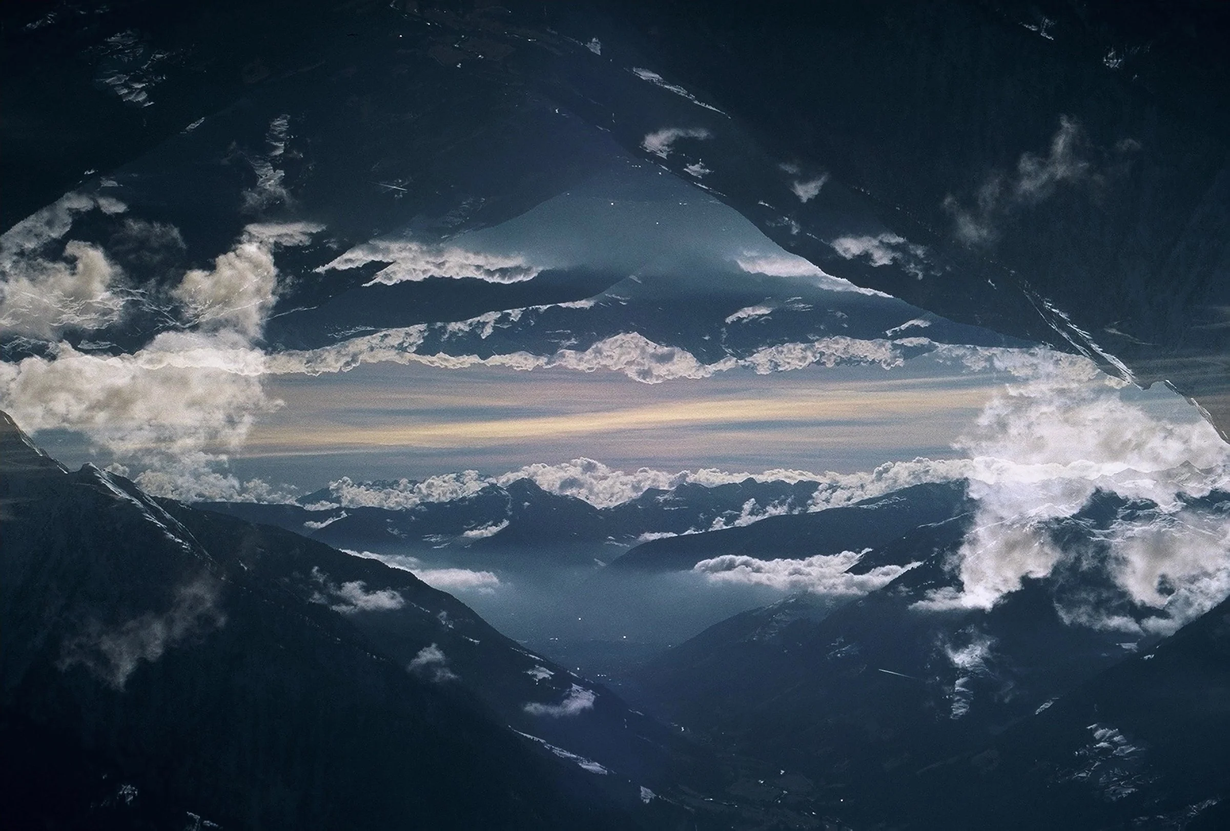 Christian_Hartmann_Velvia_Expired_Mountscapes_01.jpg