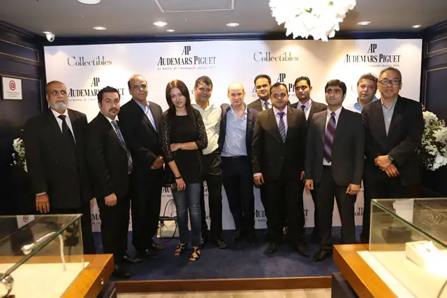 ramiz-sattar-antonio-with-collectible-team-1.jpg