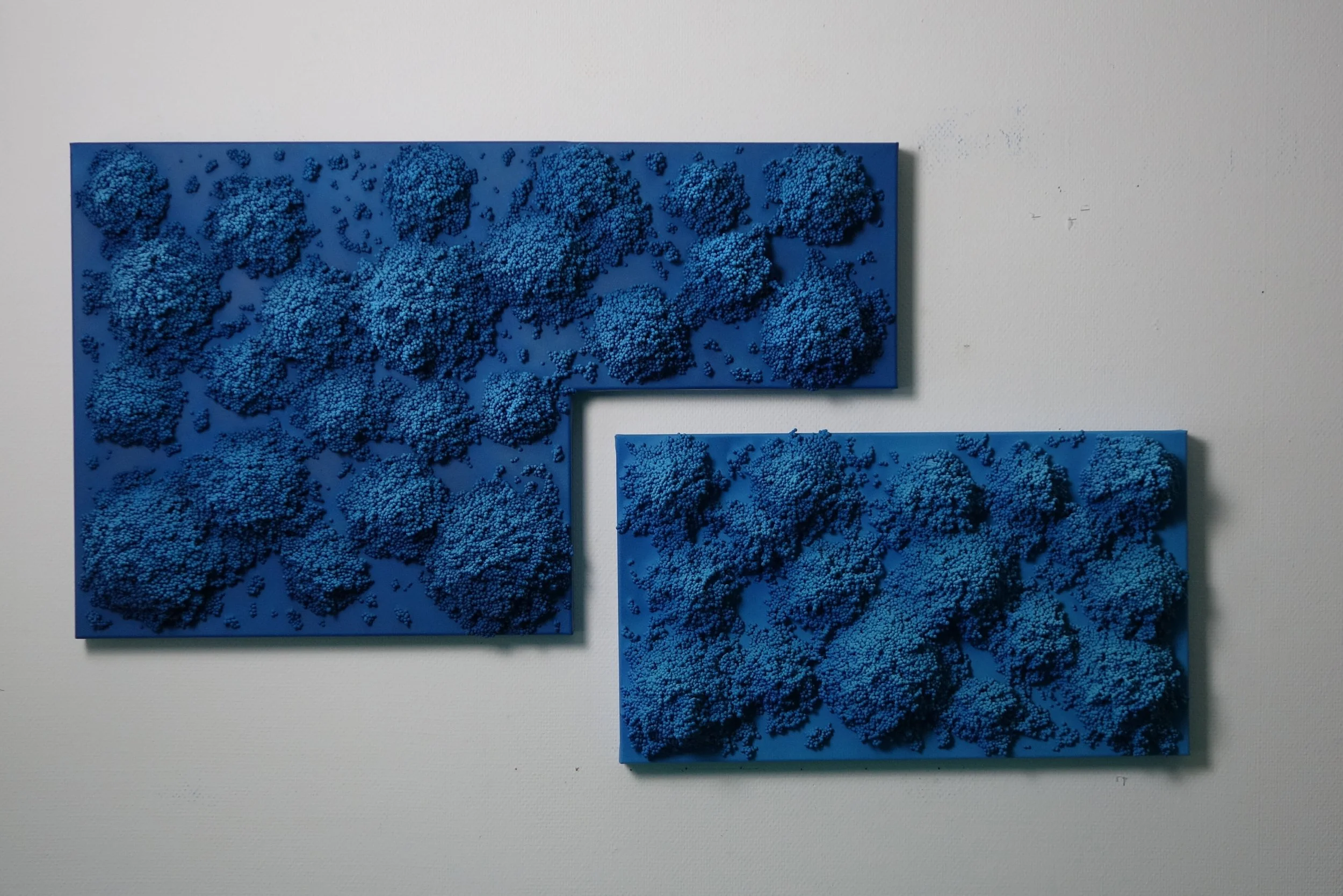 WHISPERING WATERS | 130 X 70 CM