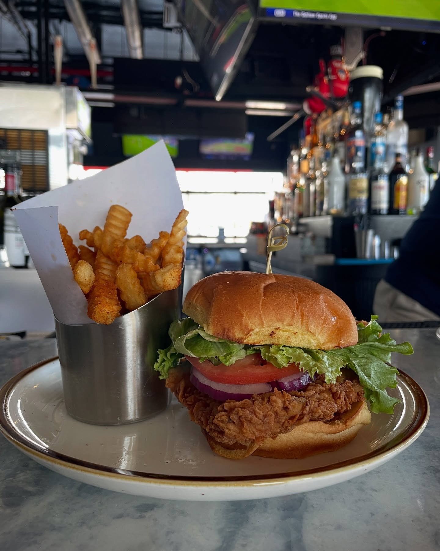 Our Fried Chicken Sandwich is hands down one of the best on the peninsula! But&hellip;&hellip;. have you ever upgraded it by adding a side of our house made Garlic Buffalo Sauce?!?! Please swipe 👉
~~~~
Definitely a pro move&hellip; mention this post