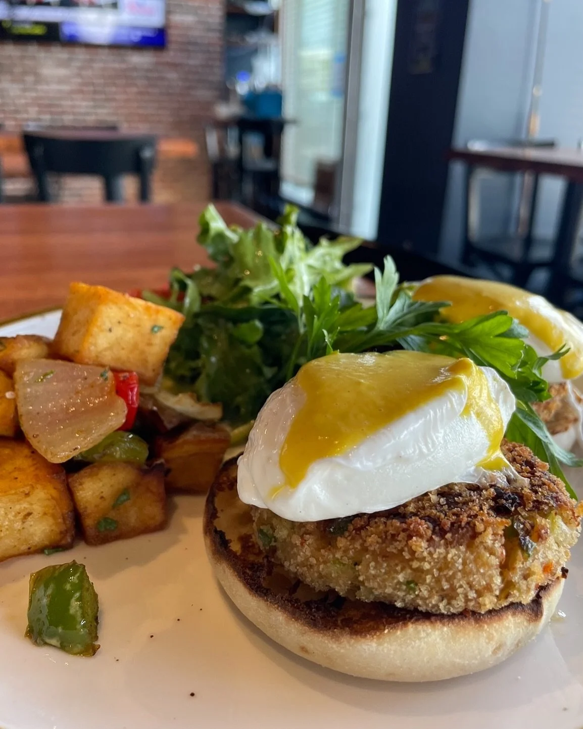 It&rsquo;s not too late to make brunch plans&hellip;. Don&rsquo;t miss these showstoppers on our menu! 🙌
&bull;
&bull;
Crabby Benedict &amp; Brioche French Toast
#thisisrockaway #brunch #mimosa #bloodymary #rockawaybeach #sundayfunday #arverne #pilo