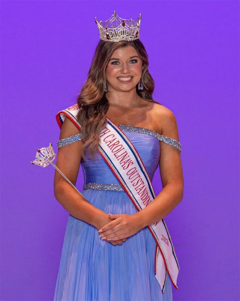 Jenna-Senn1.jpg