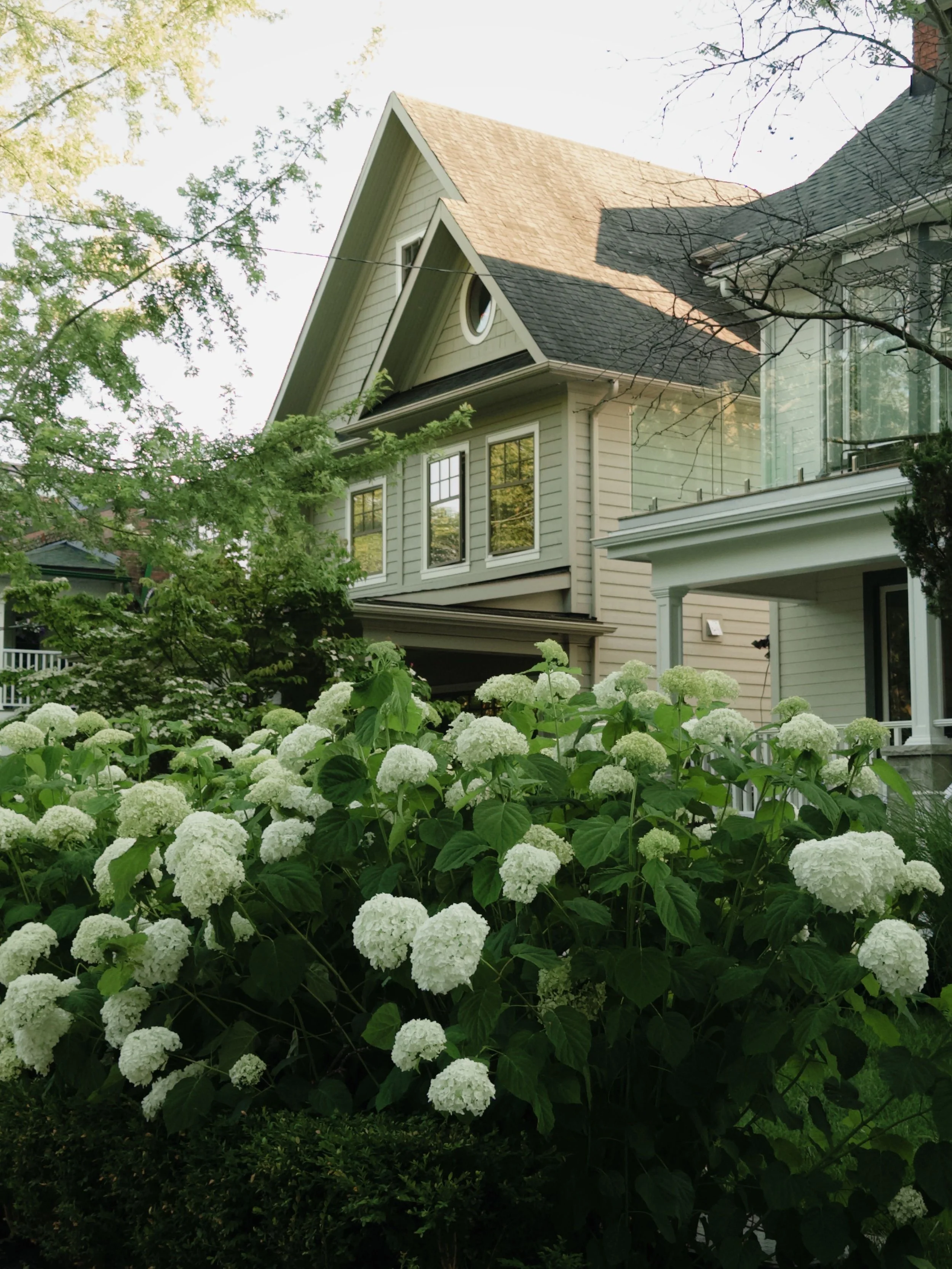 Westmount vs. the West Island: Which Lifestyle Fits You?