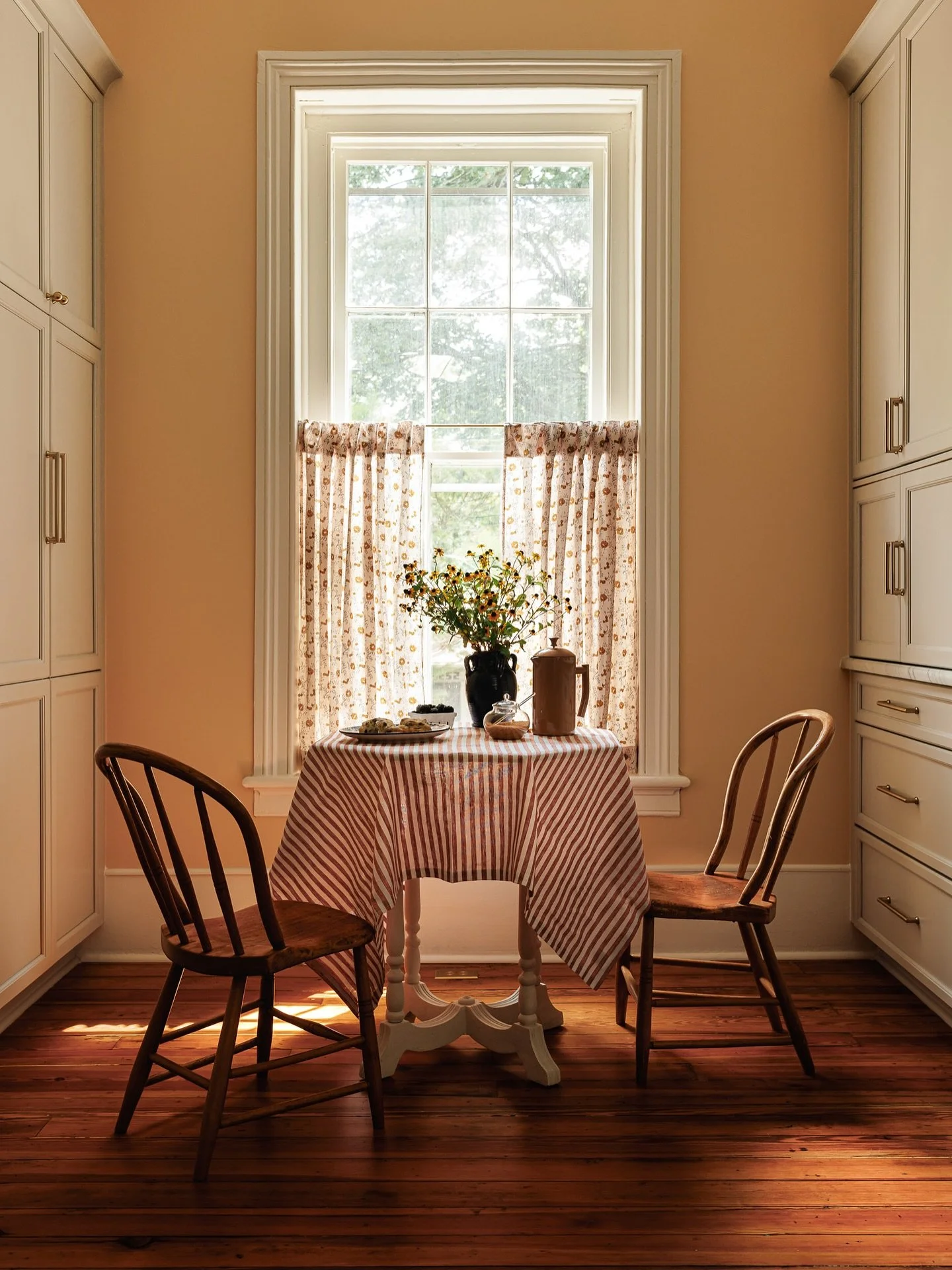 Sharing some of my fav breakfast spaces we&rsquo;ve created! Casual eating areas like these can be one of the most used spaces in the home. Hanging while a partner is cooking, getting a little work done, or eating together&hellip;these moments deserv