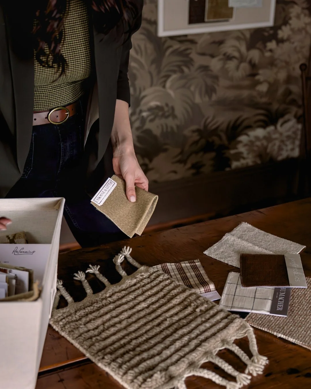 This is my version of a Friday wind-down. Surrounded by samples, debating between the same two options for the 4th time this week. Spoiler: I'm picking both.

What are your Friday plans?

Photo: Abigail Jackson

#RaleighInteriorDesigner #FabricSample