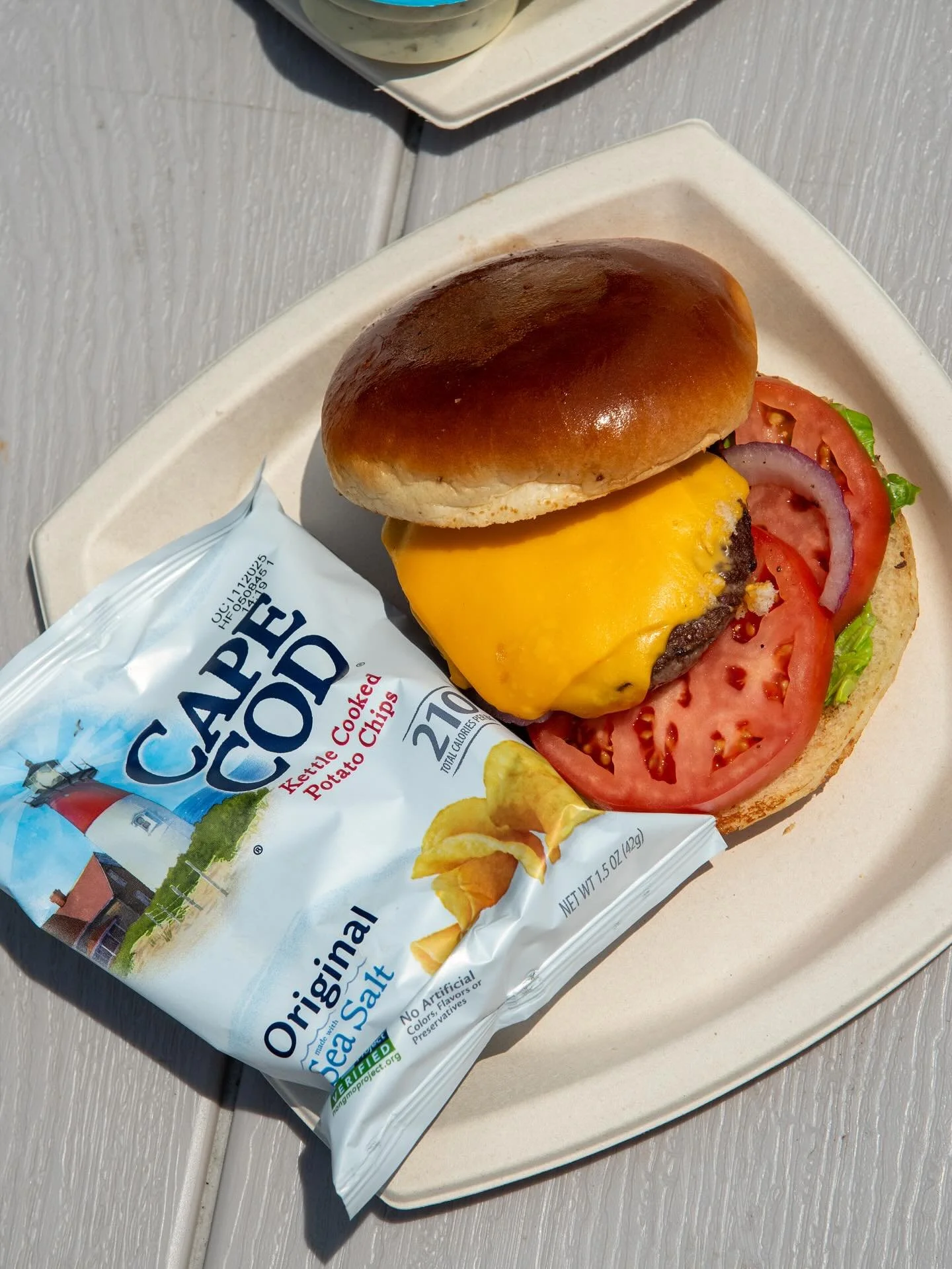 Happy National Cheeseburger Day from Easton&rsquo;s Beach Concessions 🍔
&bull;
&bull;
#eastonsbeach #eastons #beachconcessions #beachfood #lobsterroll #wrap #beach #sandwich #ocean #seaside #beachday #newengland #newportri #foodtrucks