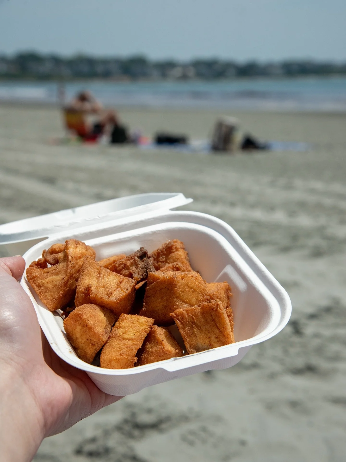 Wishing for warmer weather ☀️ What do you want to see being served at Easton&rsquo;s Beach Concessions this summer? Let us know in the comments! ⬇️

#eastonsbeachconcessions #newportri