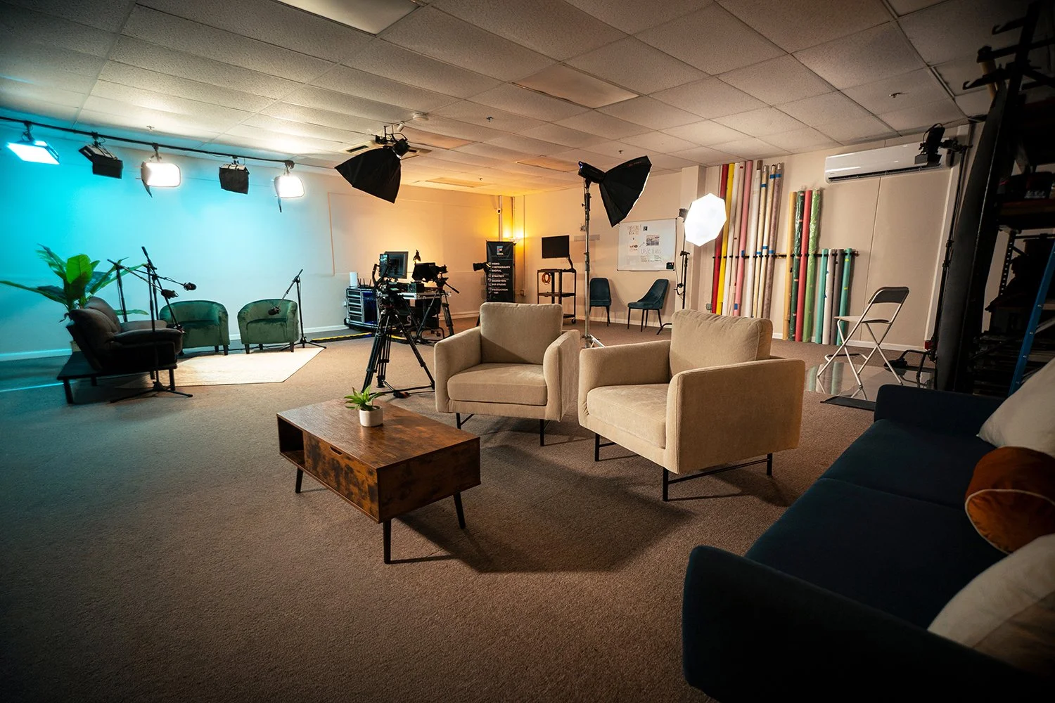 estudio-de-podcast-grabacion-profesional-caguas-puerto-rico-alquiler-de-equipo-audiovisual-produccion-video-fotografia-f07-media-02.jpg