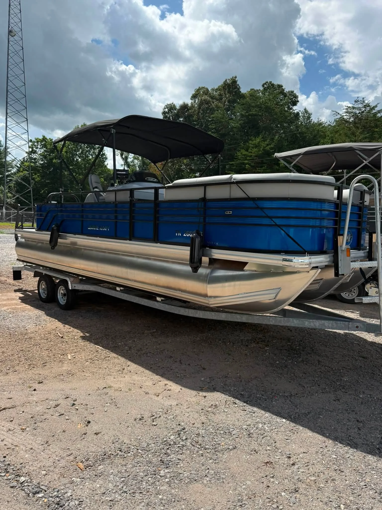 24' Leisure Kraft Pontoons made in Crossville, Tennessee blue and black